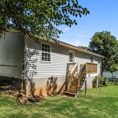 Property photo 2 of 252 Queener Ln
