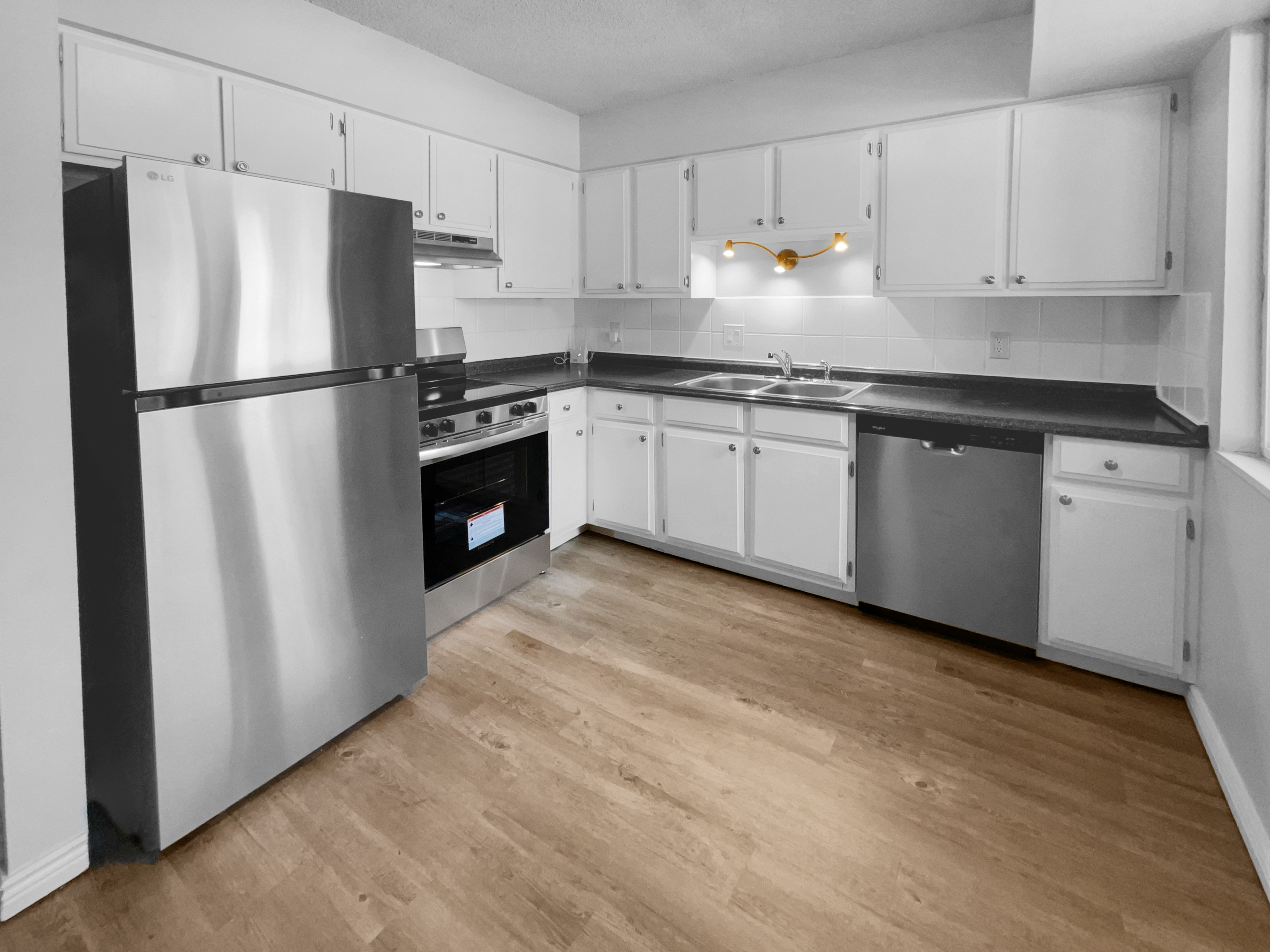 Photo 2 of 19 of 5670 S Lowell Blvd, Littleton, CO