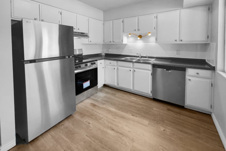 Property photo 2 of 5670 S Lowell Blvd