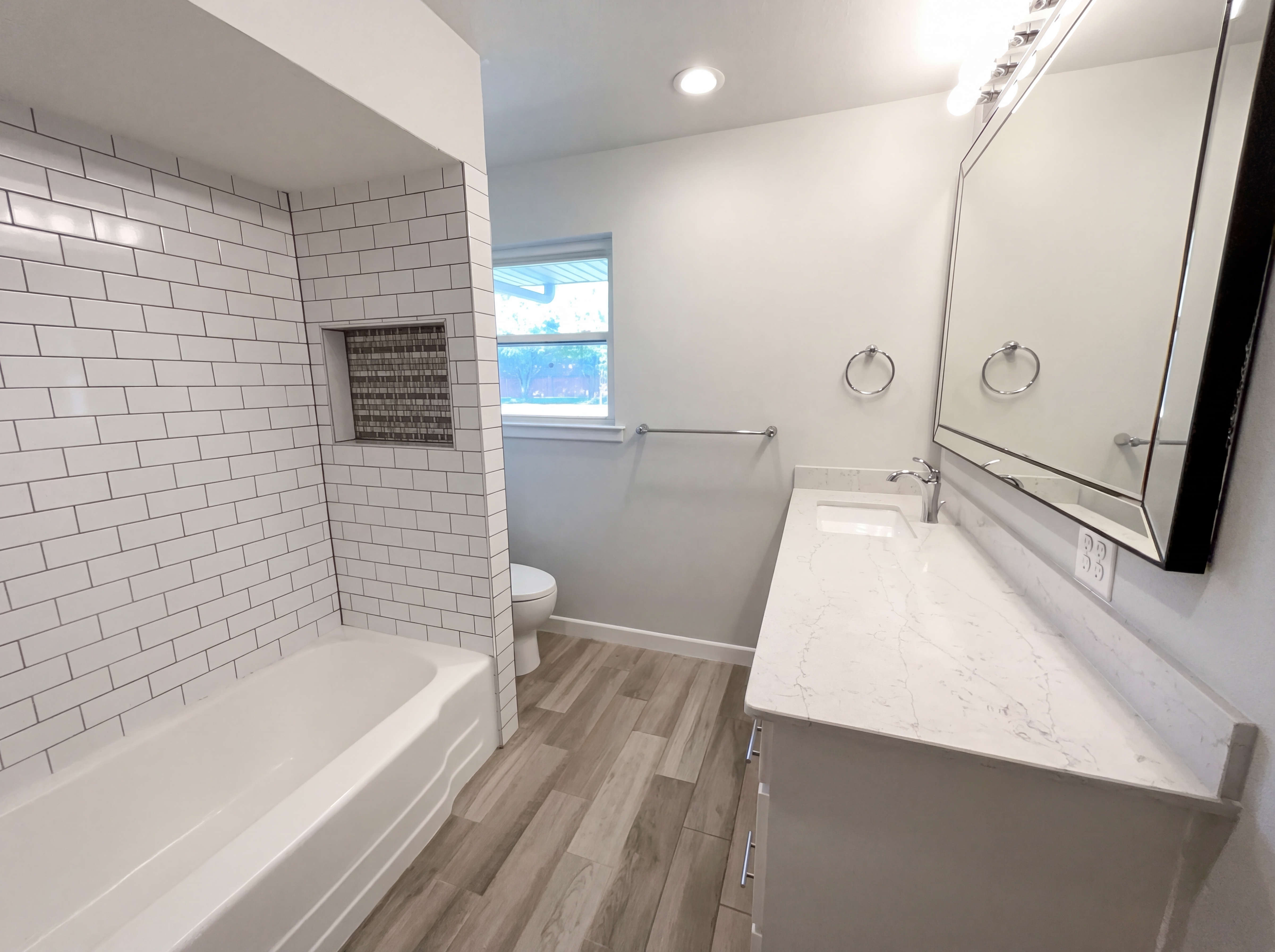 Photo 6 of 18 of 4106 Walnut Hill Ln, Dallas, TX