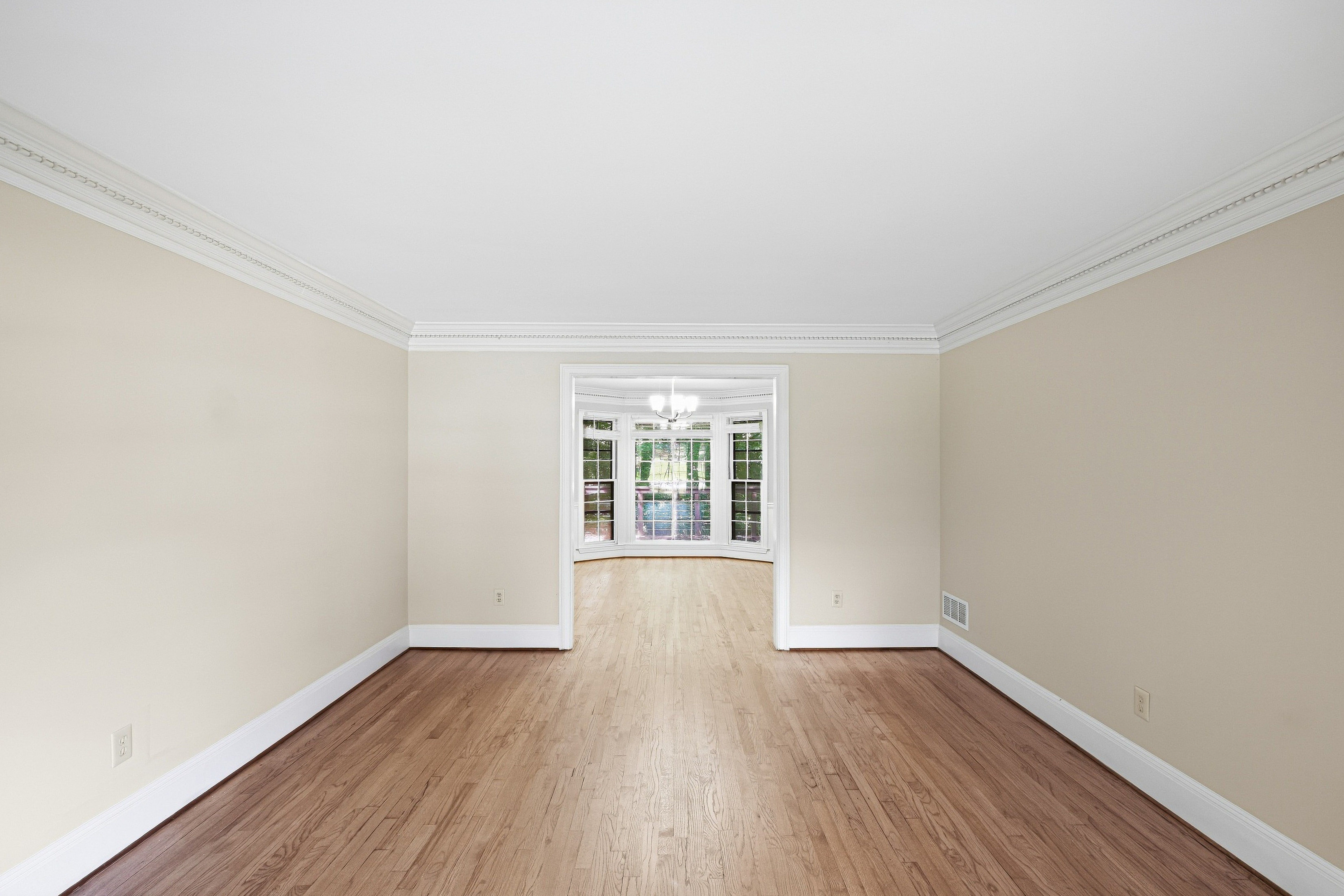Photo 18 of 54 of 2360 Kimbrough Ct, Sandy Springs, GA