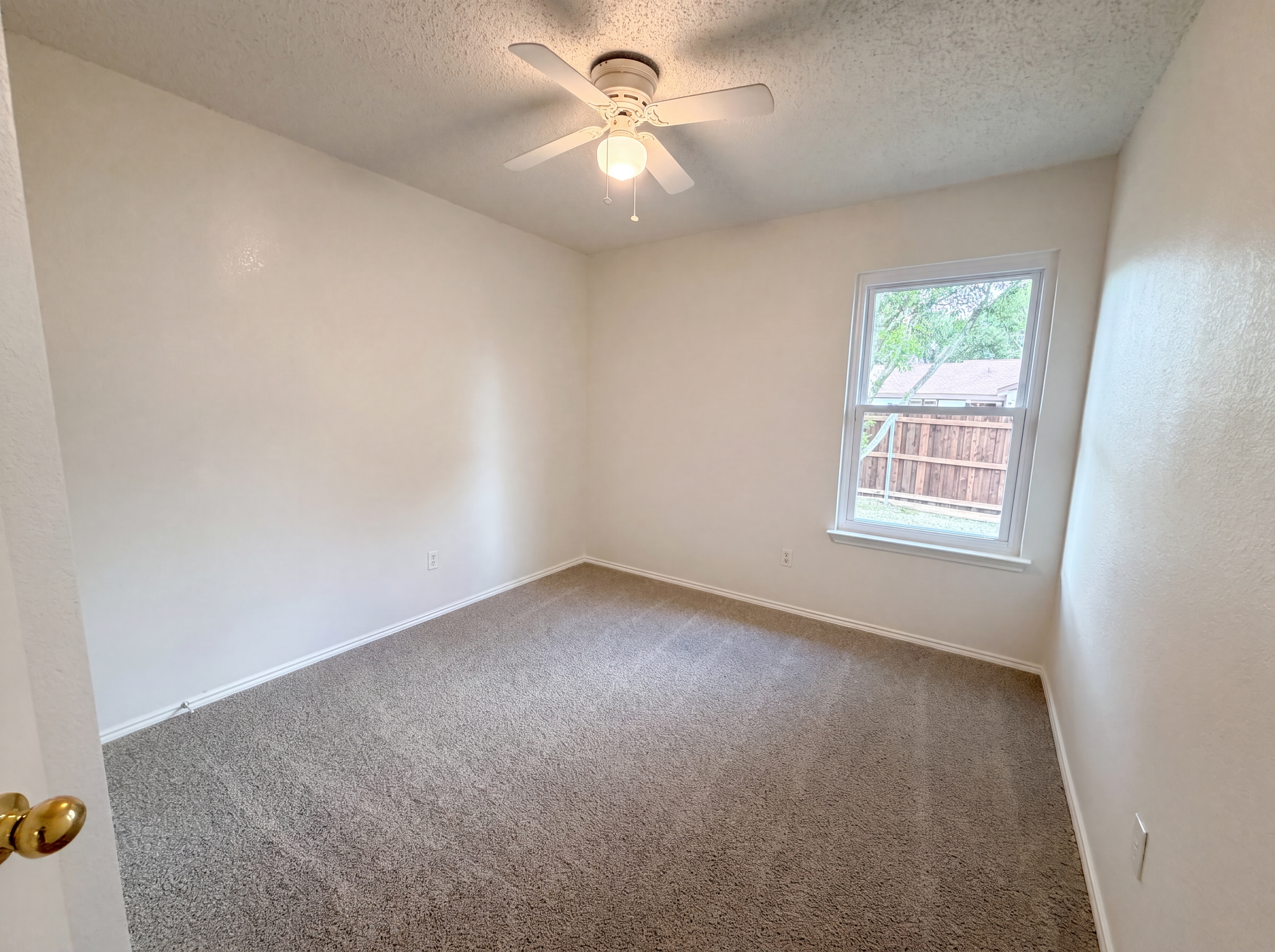 Photo 16 of 18 of 10304 Pondwood Dr, Dallas, TX