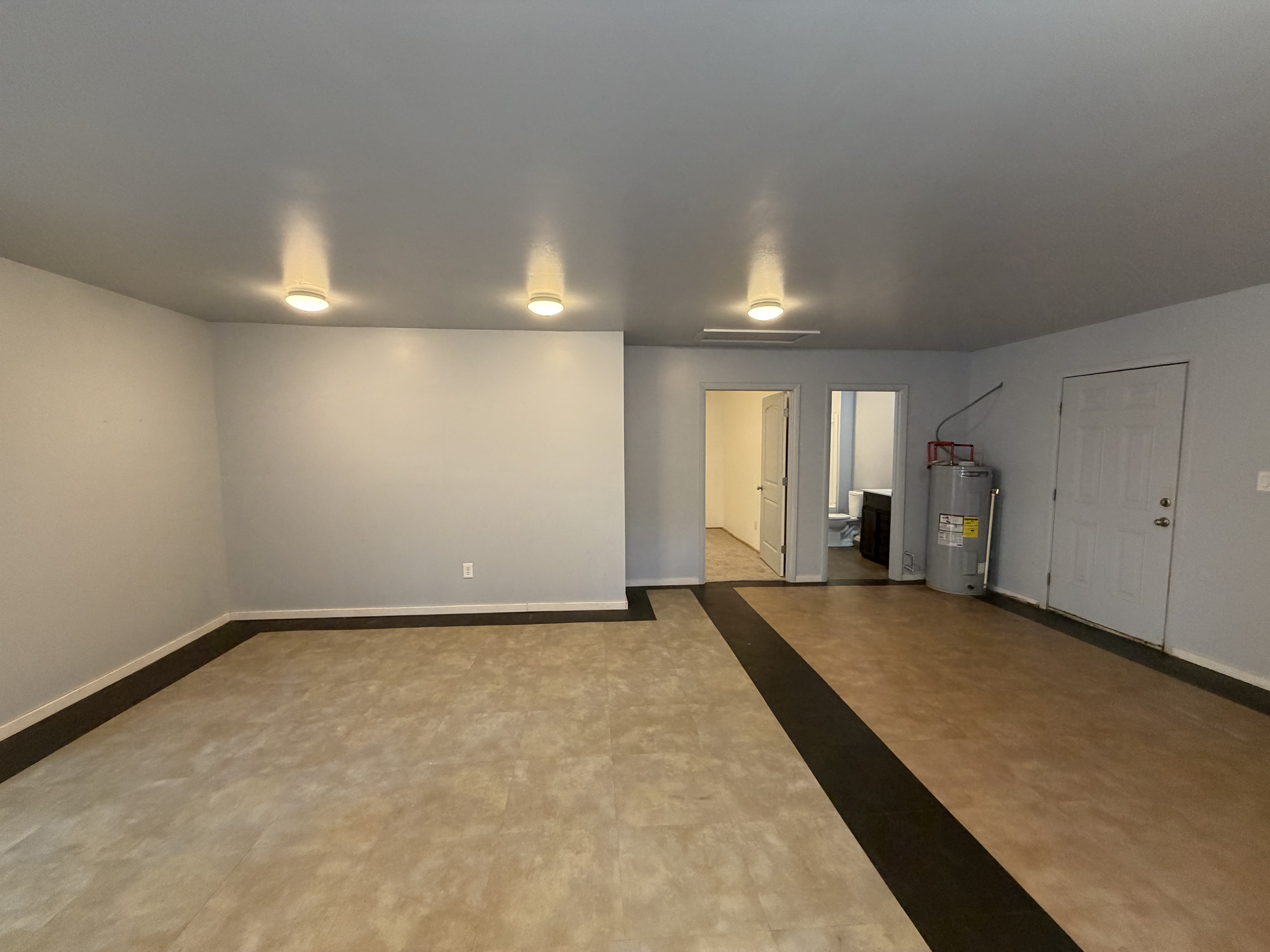 Photo 18 of 25 of 4614 Hickory Grove Rd, Mount Holly, NC