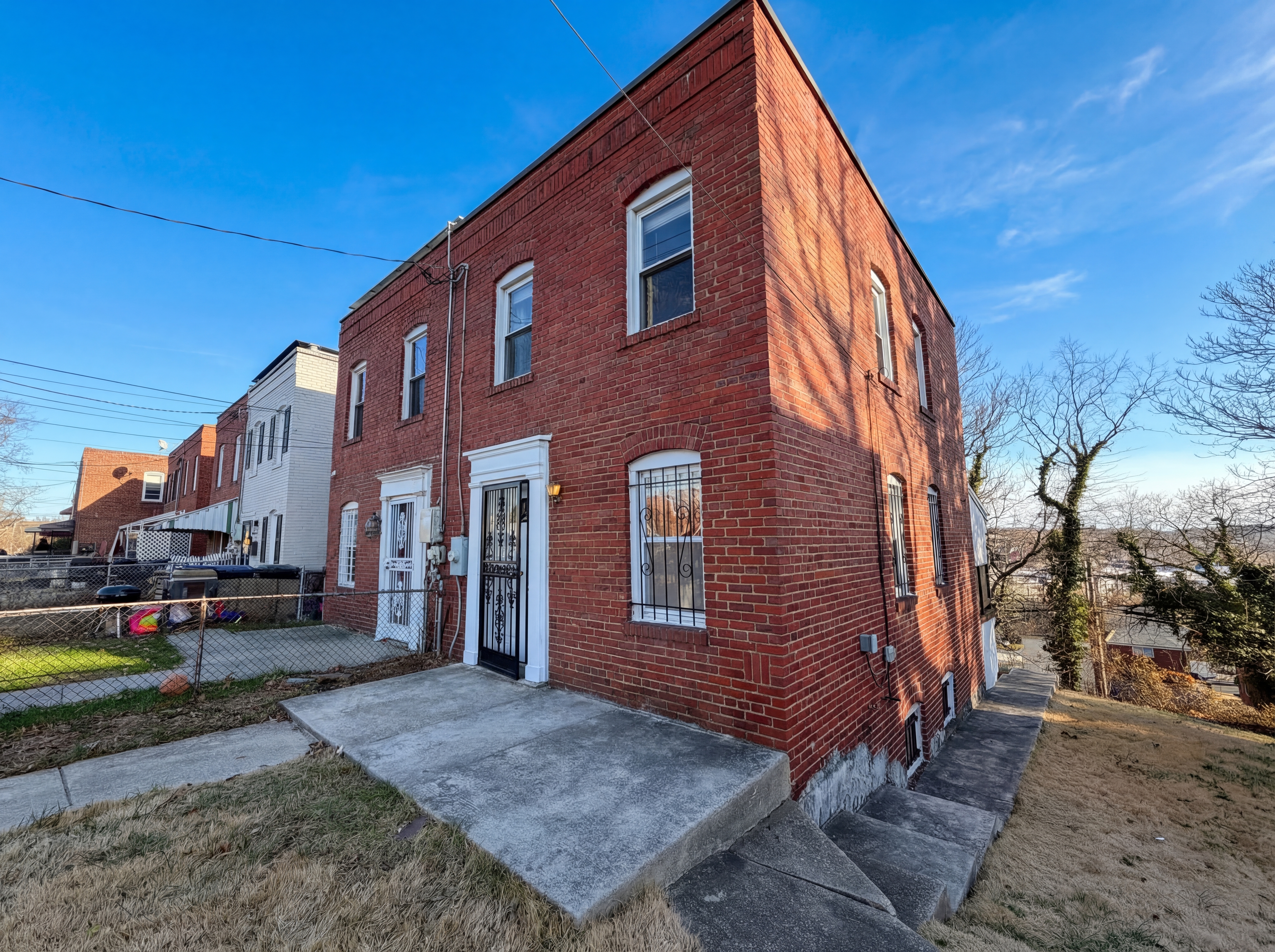 Photo 6 of 18 of 701 Atlantic St SE, Washington, DC