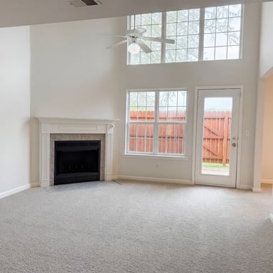 Property photo 2 of 403 Heath Pl