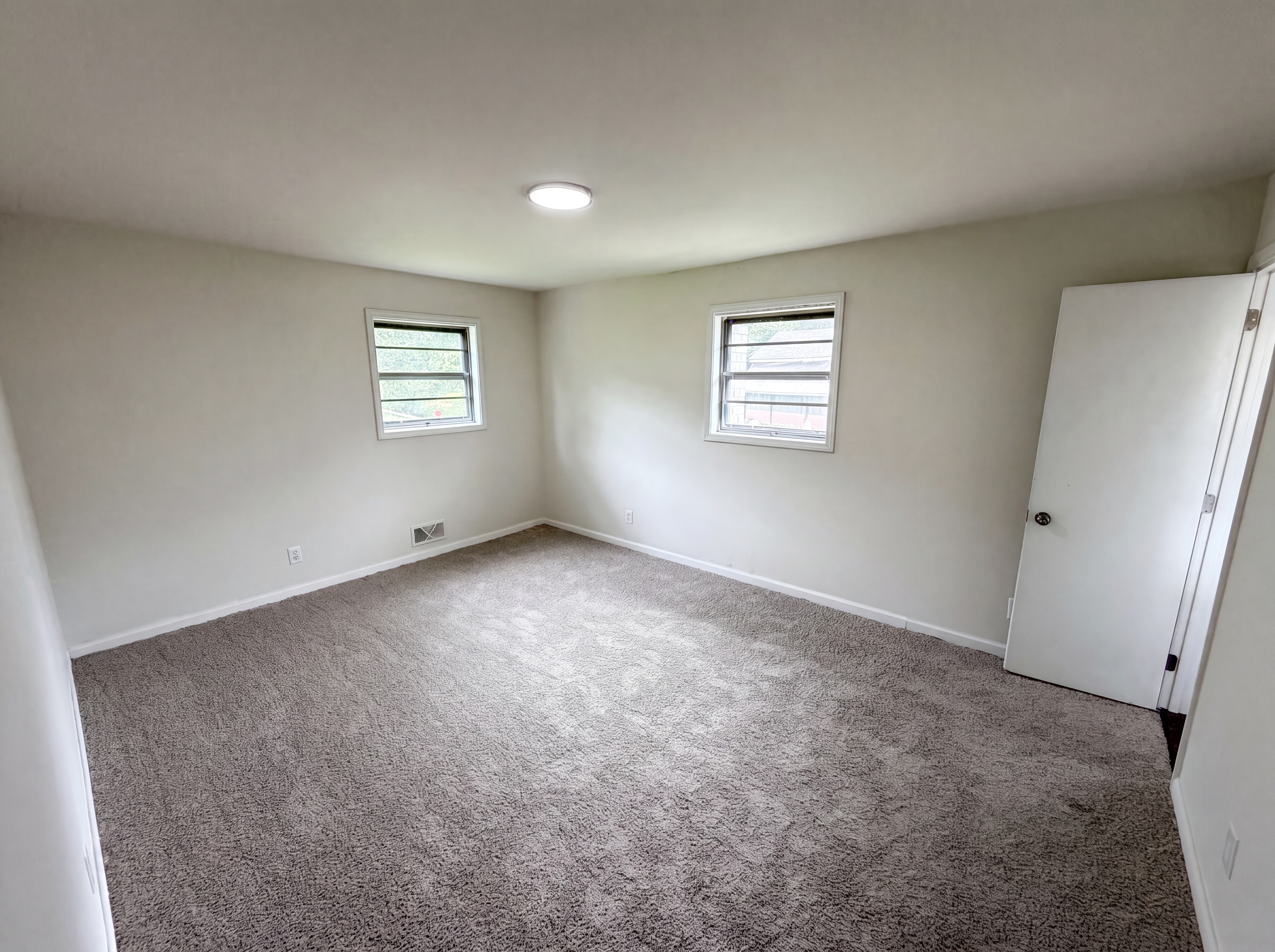 Photo 4 of 33 of 2904 Marlin Dr, Atlanta, GA