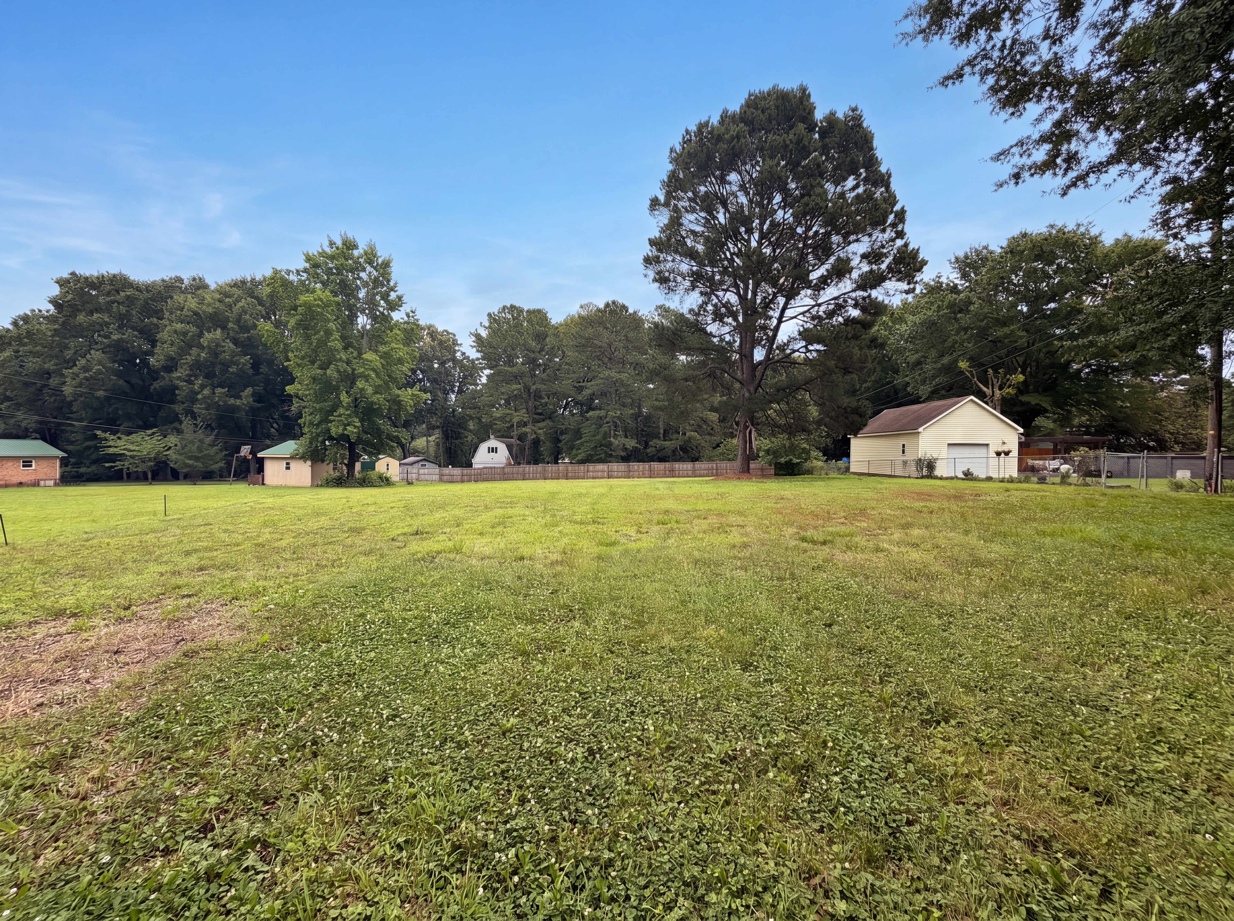 Photo 18 of 19 of 141 Greenbriar Dr, Matthews, NC