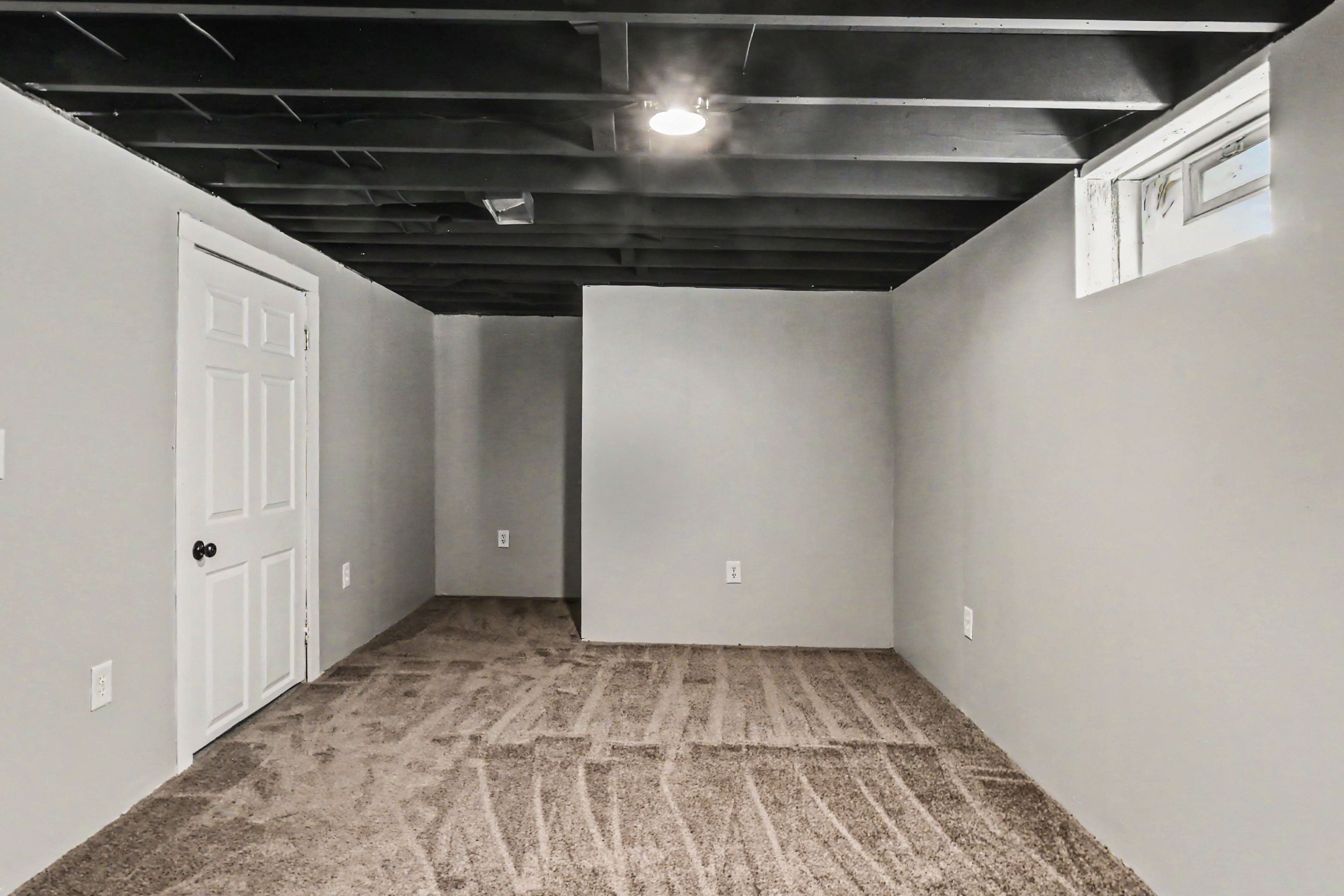Photo 16 of 20 of 502 Carrier St, Lansing, MI