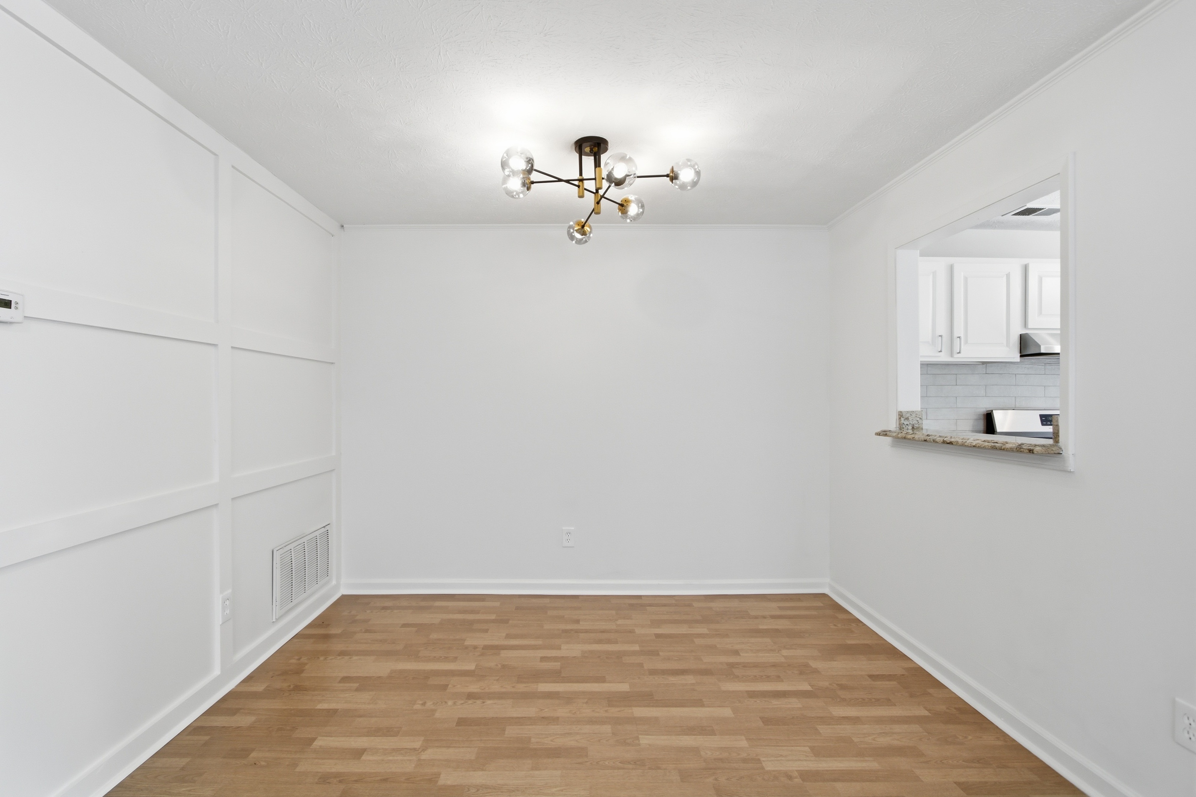 Photo 11 of 19 of 1107 Wynnes Ridge Cir SE, Marietta, GA