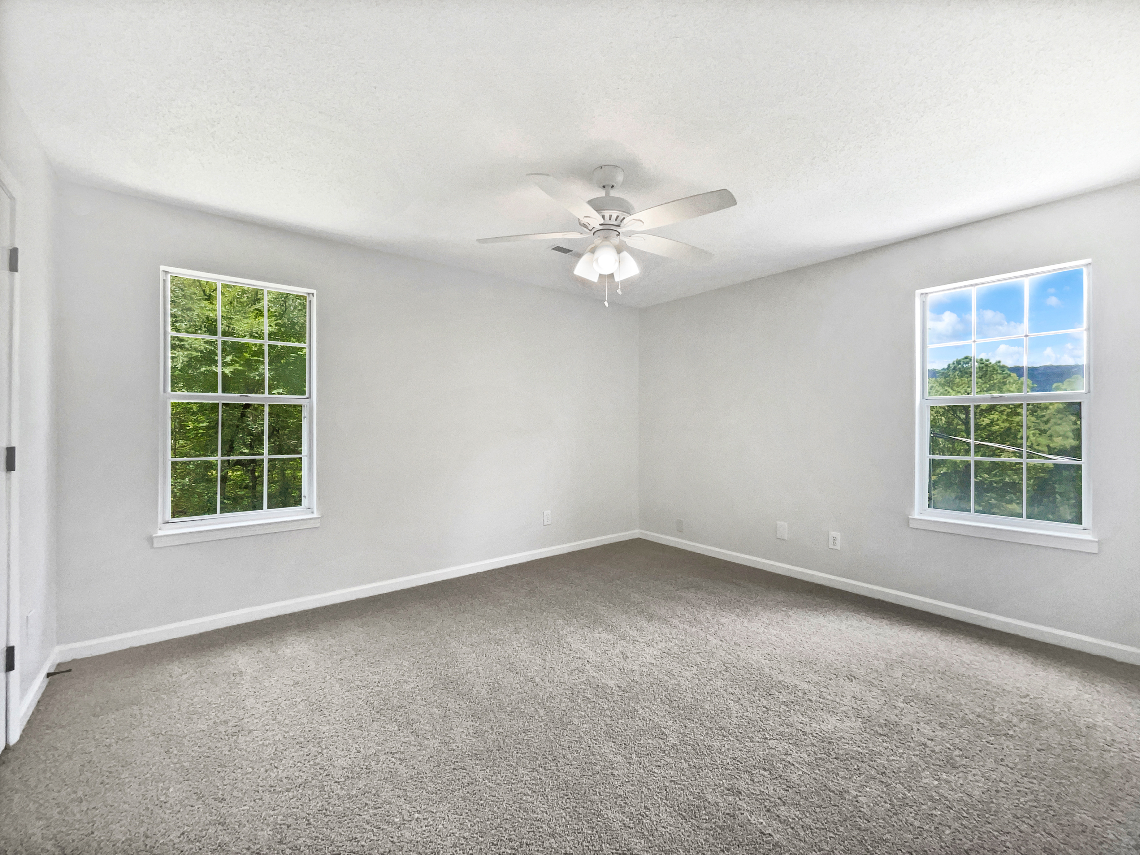 Photo 5 of 22 of 6268 Lakewood Trl, Pinson, AL