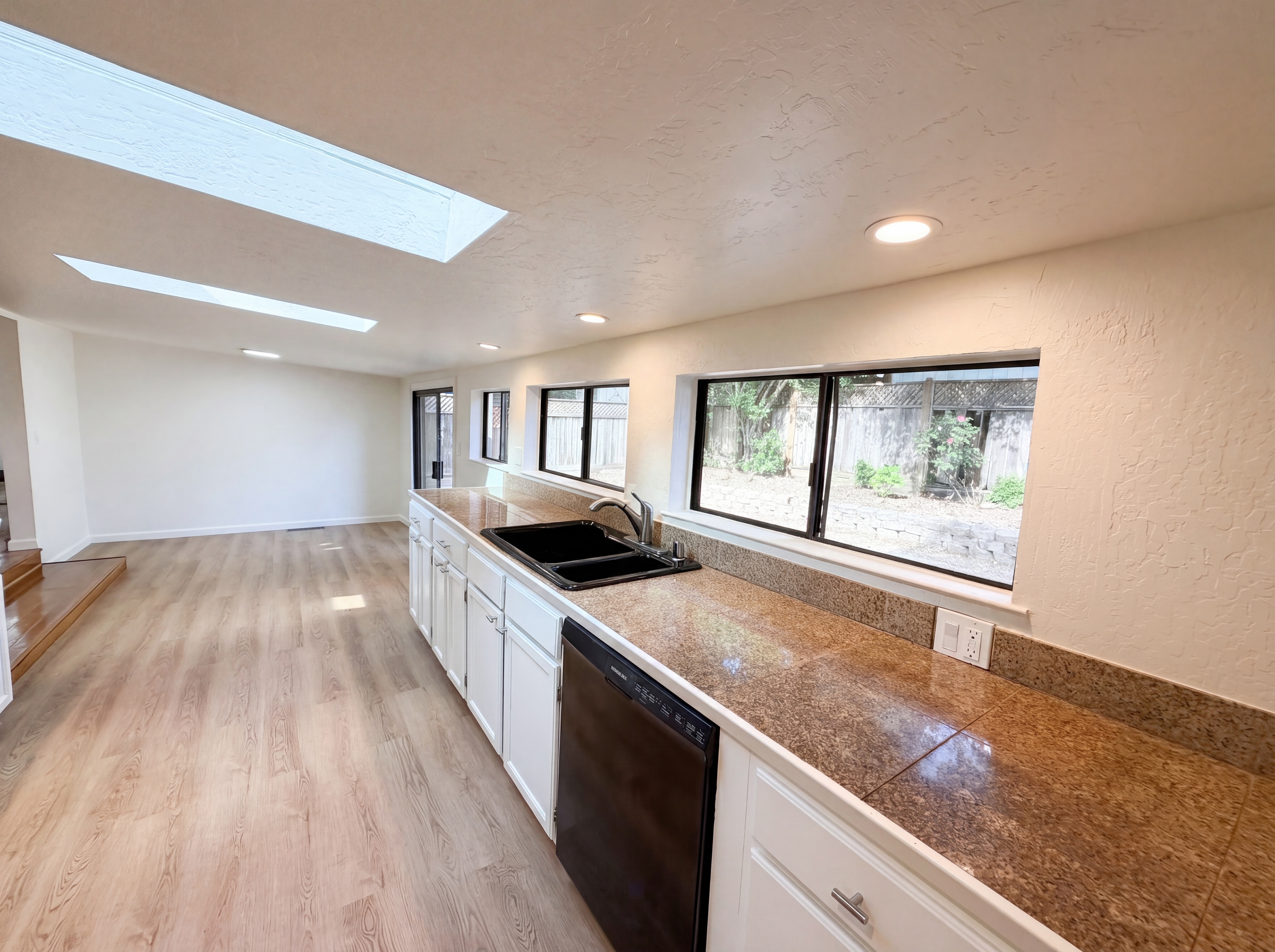 Photo 16 of 30 of 155 Estates Dr, Ben Lomond, CA