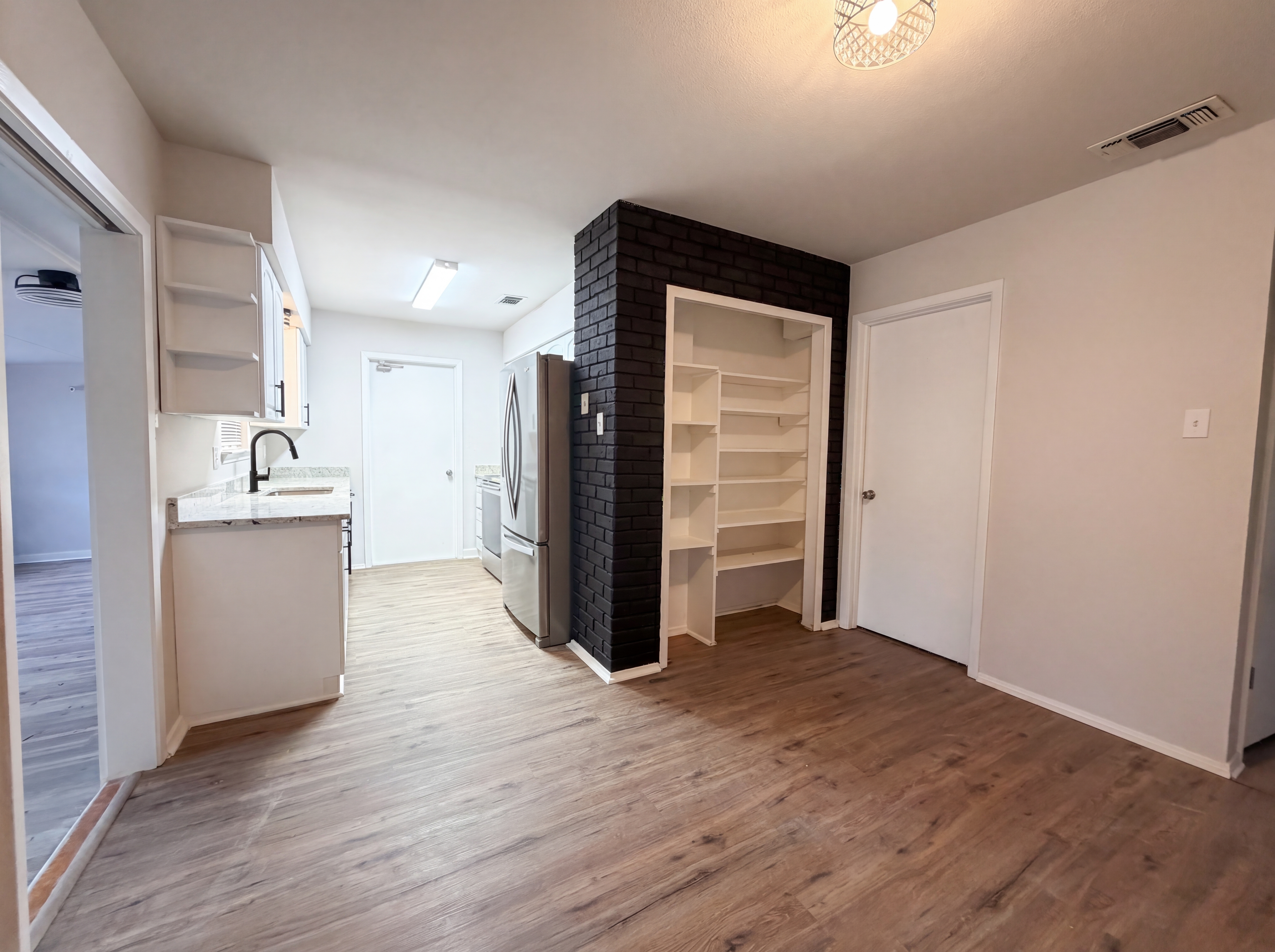 Photo 11 of 17 of 208 Forest Way, Schertz, TX