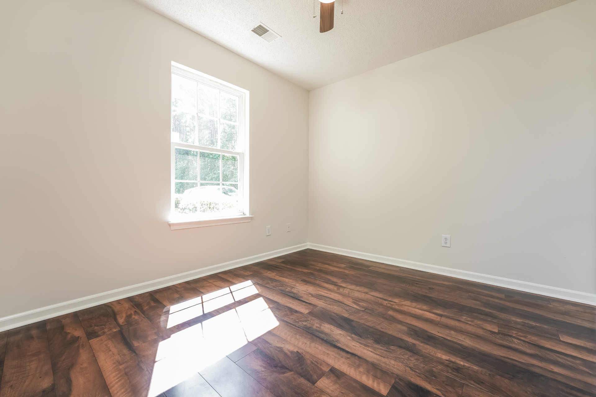 Photo 16 of 21 of 1296 River Rock Rd, Hanahan, SC