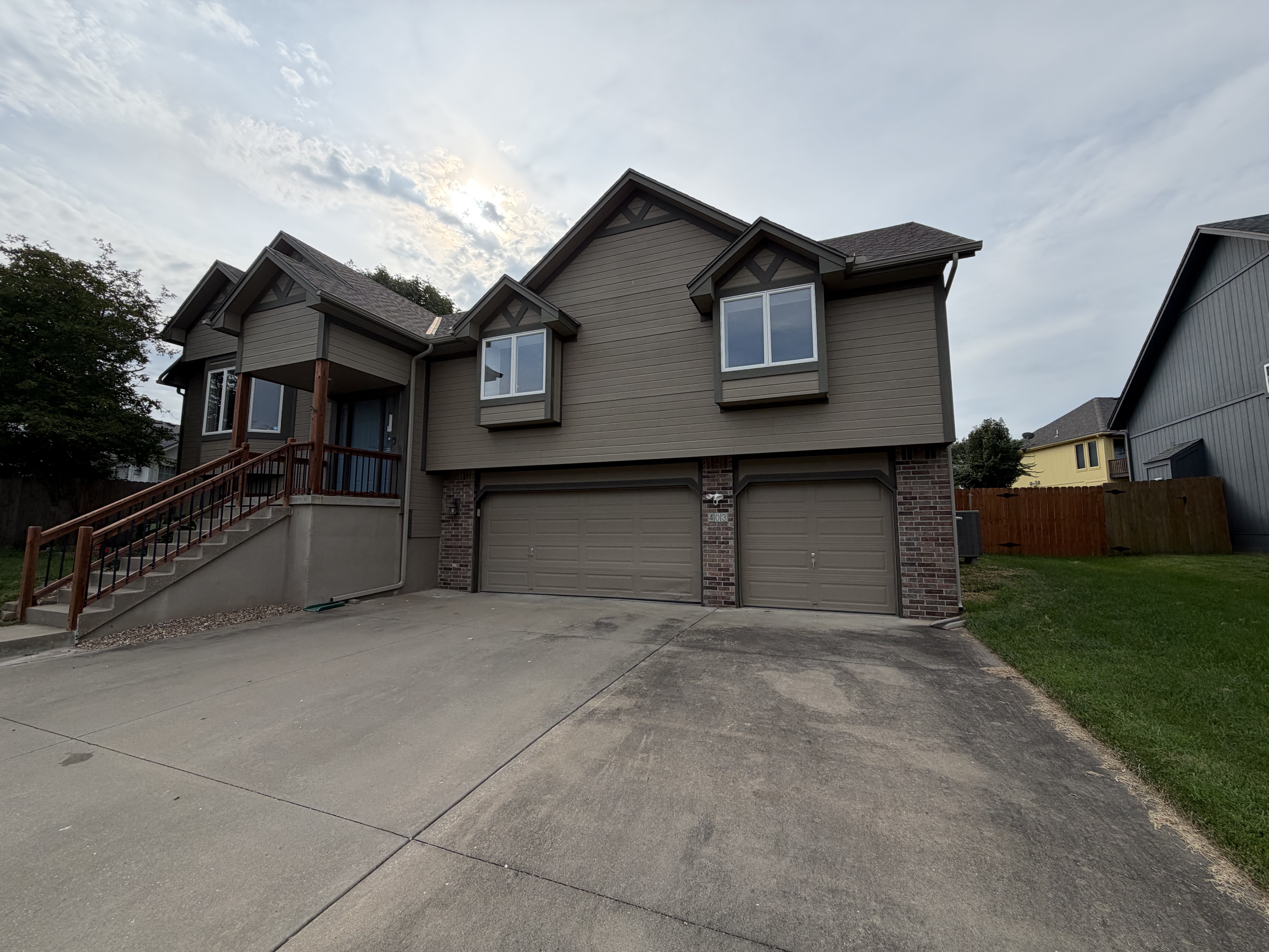 Photo 20 of 22 of 403 S Lakeshore Dr, Raymore, MO