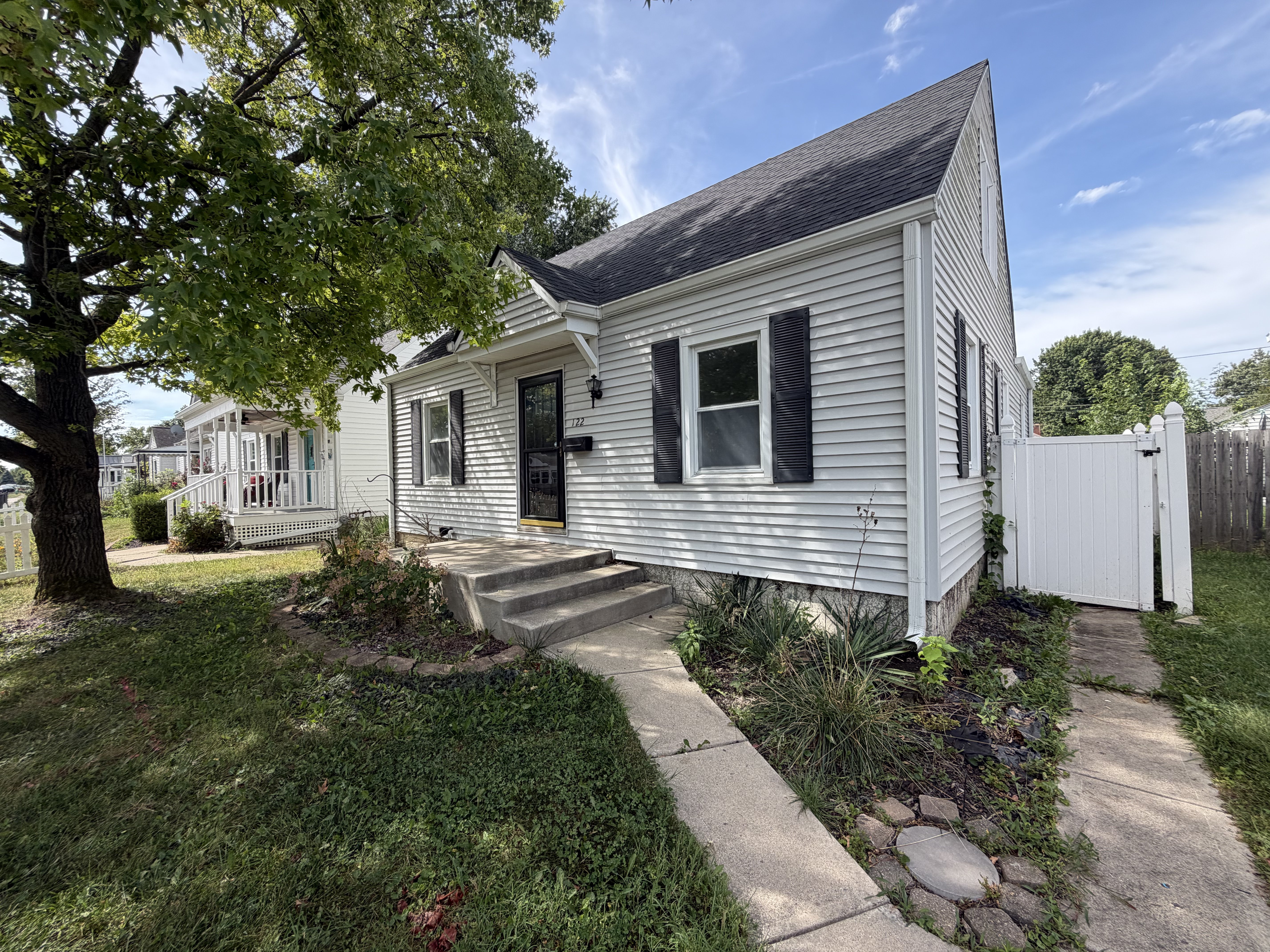 Photo 15 of 20 of 122 S 6th Ave, Beech Grove, IN