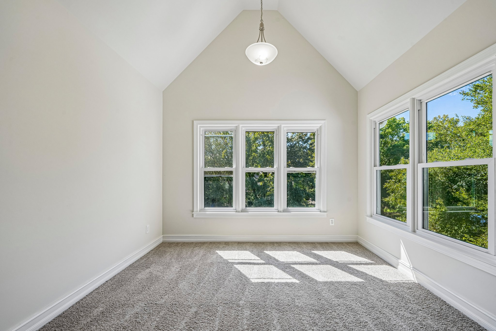 Photo 15 of 37 of 5156 Broadgreen Dr, Peachtree Corners, GA