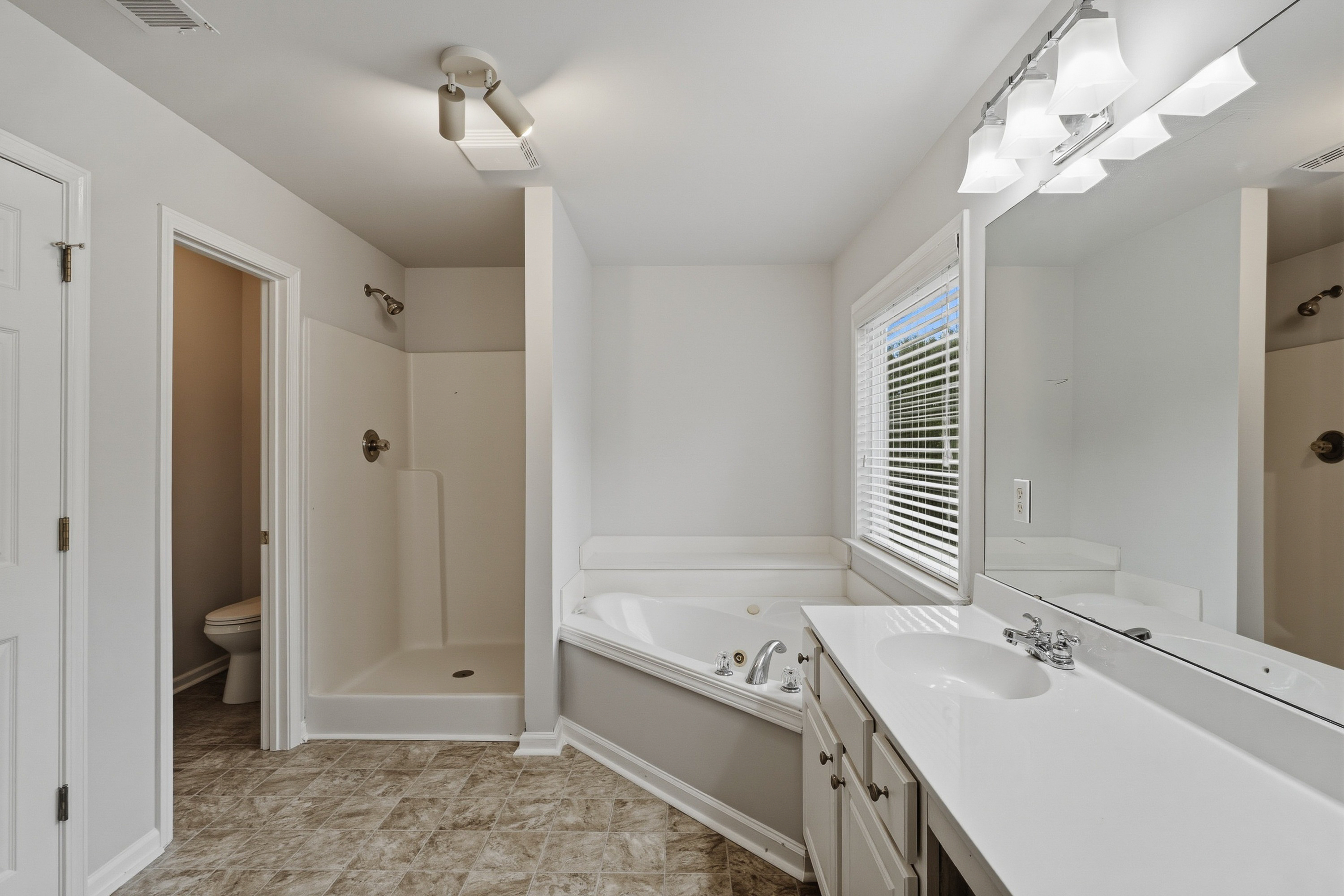Photo 39 of 64 of 7295 Madison Cir, Union City, GA