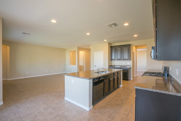 Photo 7 of 30 - 18217 W Montecito Ave, Goodyear, AZ 85395