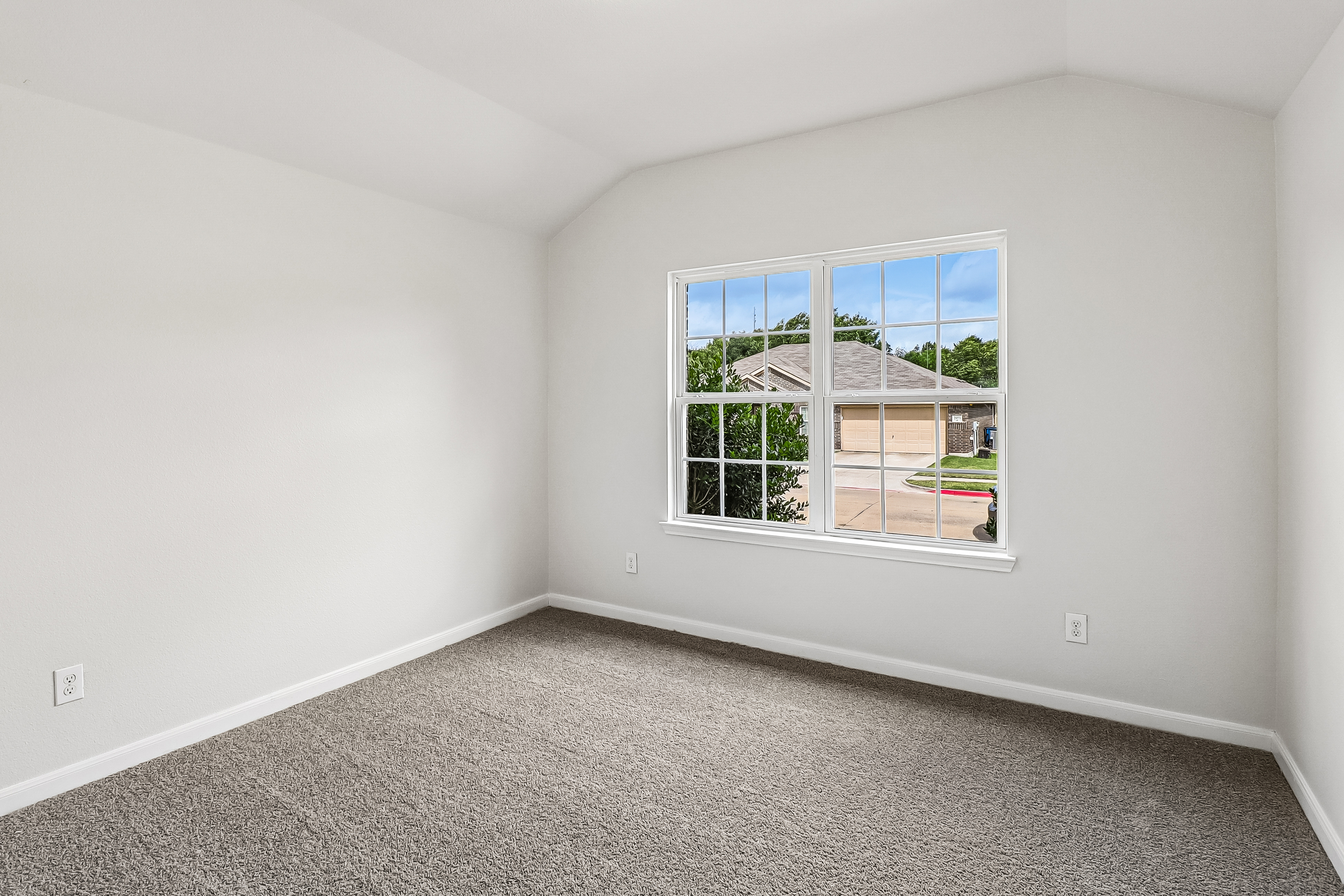 Photo 18 of 26 of 2979 Driftwood Dr, Lancaster, TX