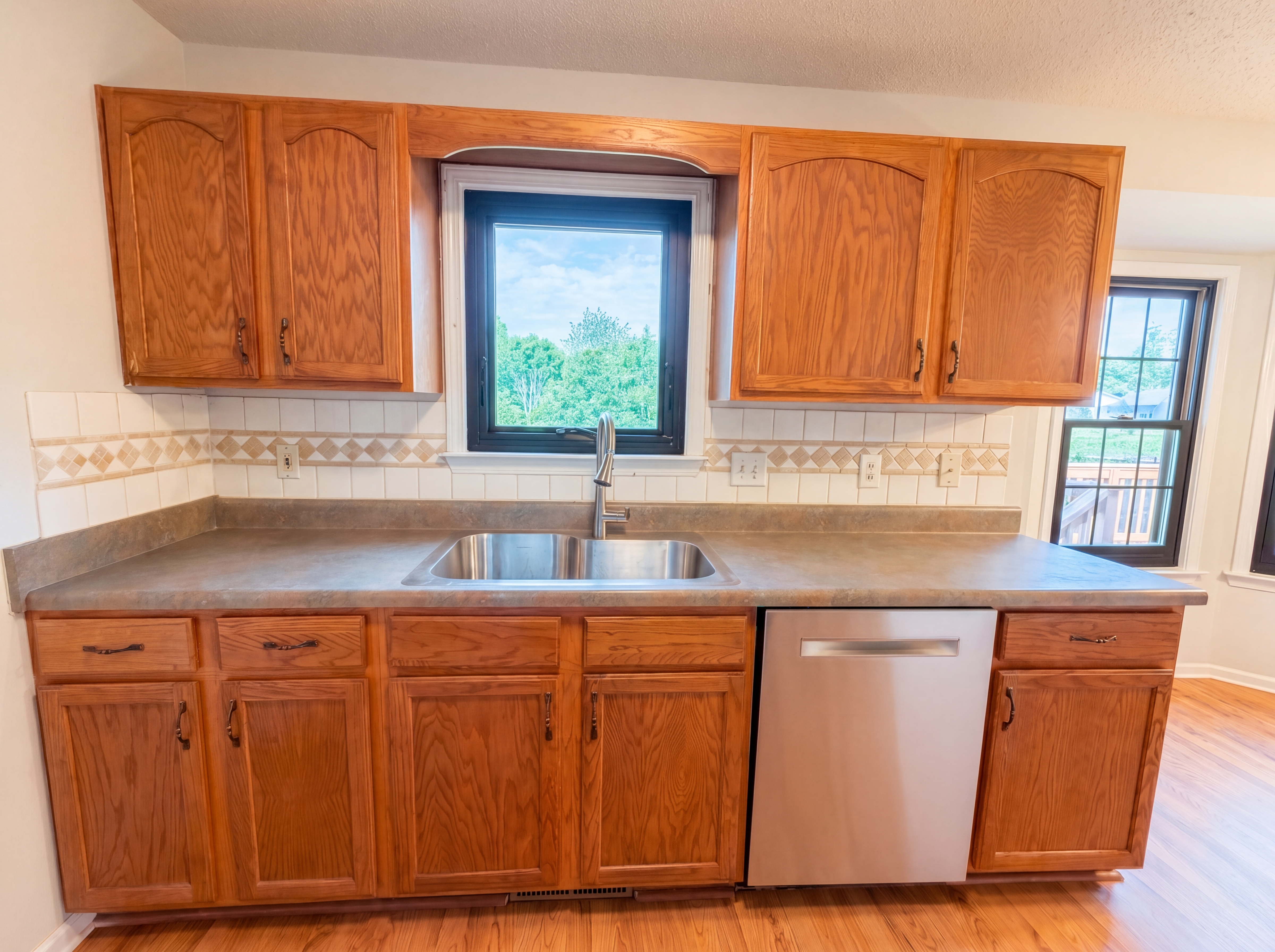 Photo 8 of 24 of 1688 Cedar Springs Cir, Clarksville, TN