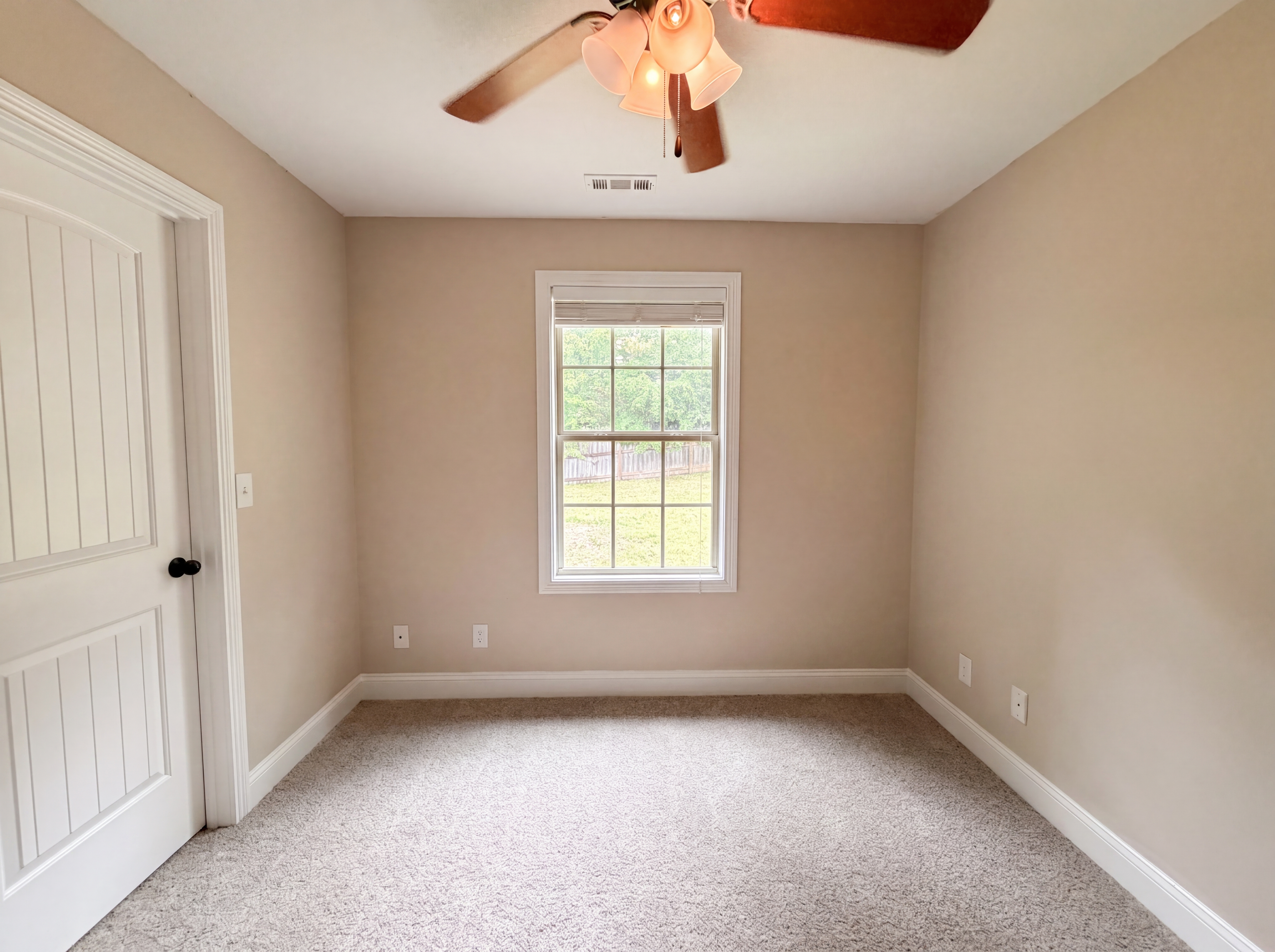 Photo 13 of 19 of 741 Inver Ln, Clarksville, TN