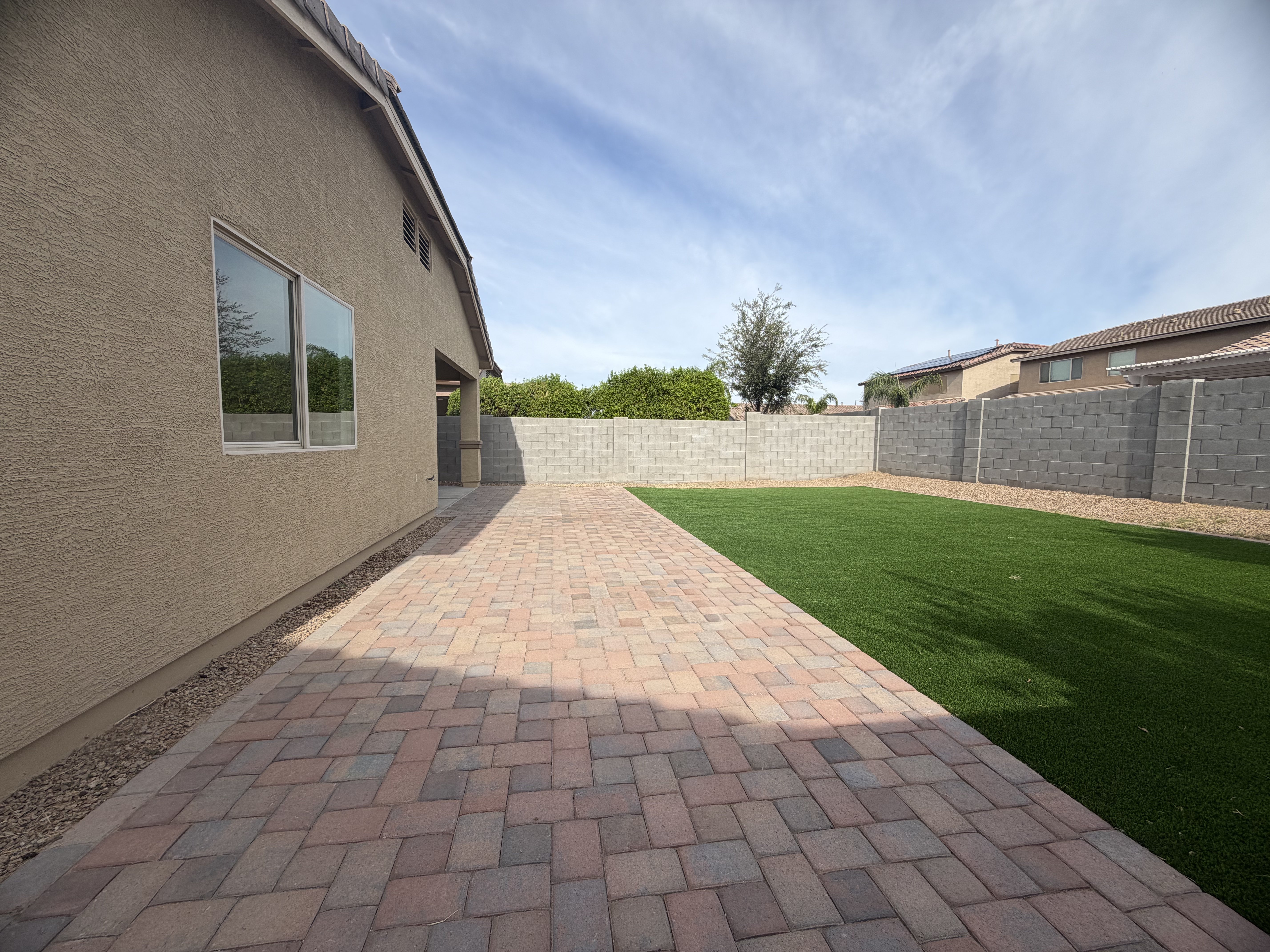 Photo 16 of 18 of 810 W Whistling Thorn Ave, San Tan Valley, AZ