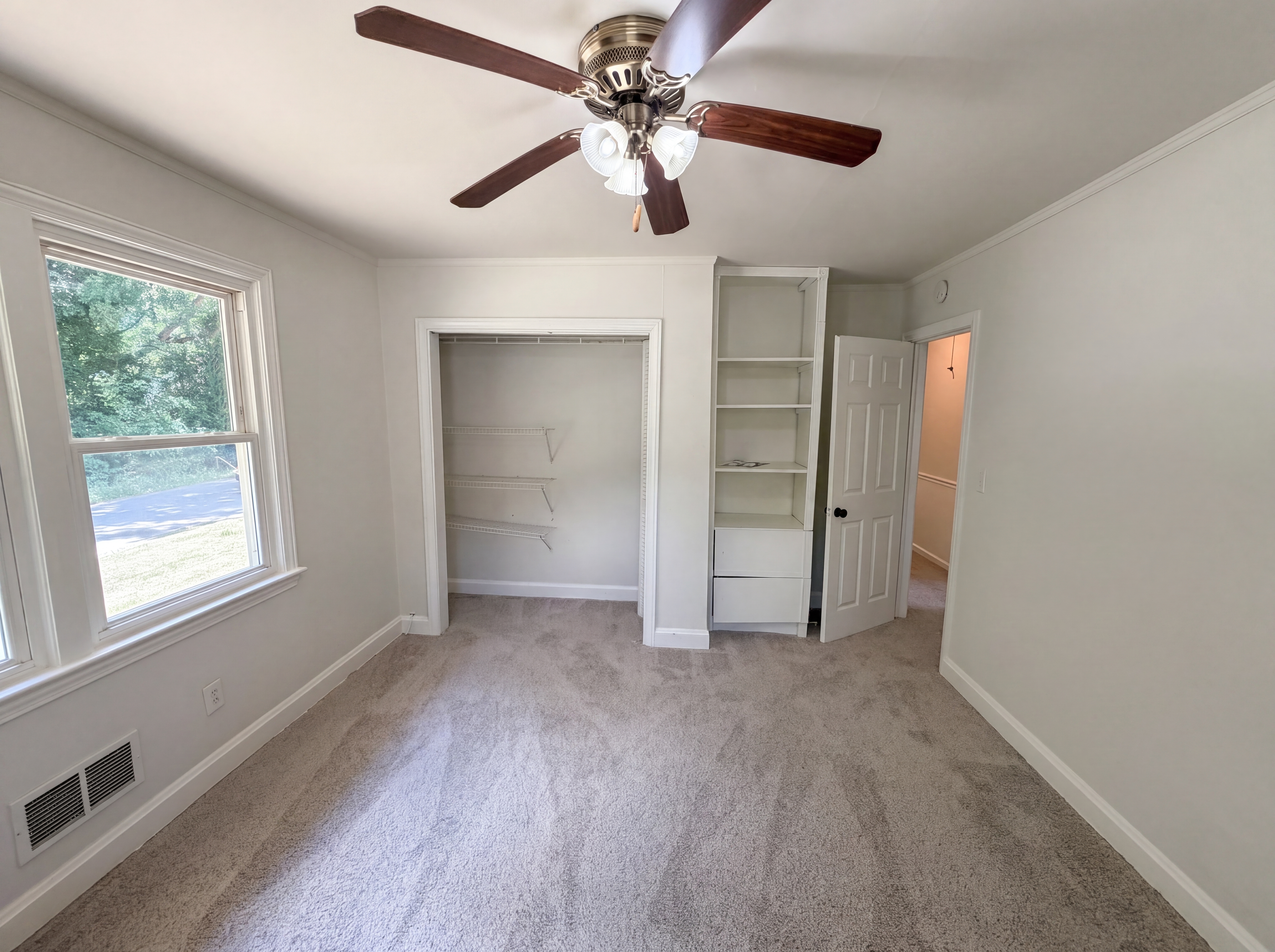 Photo 10 of 16 of 314 Langston Dr, Greenville, SC