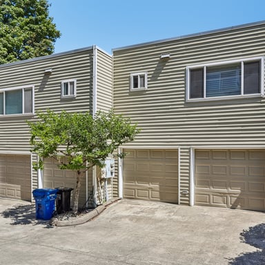 Property photo 1 of 2325 Harbor Ave SW Unit B2