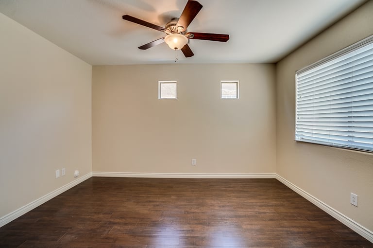 Photo 9 of 27 - 28402 N 25th Ave, Phoenix, AZ 85085