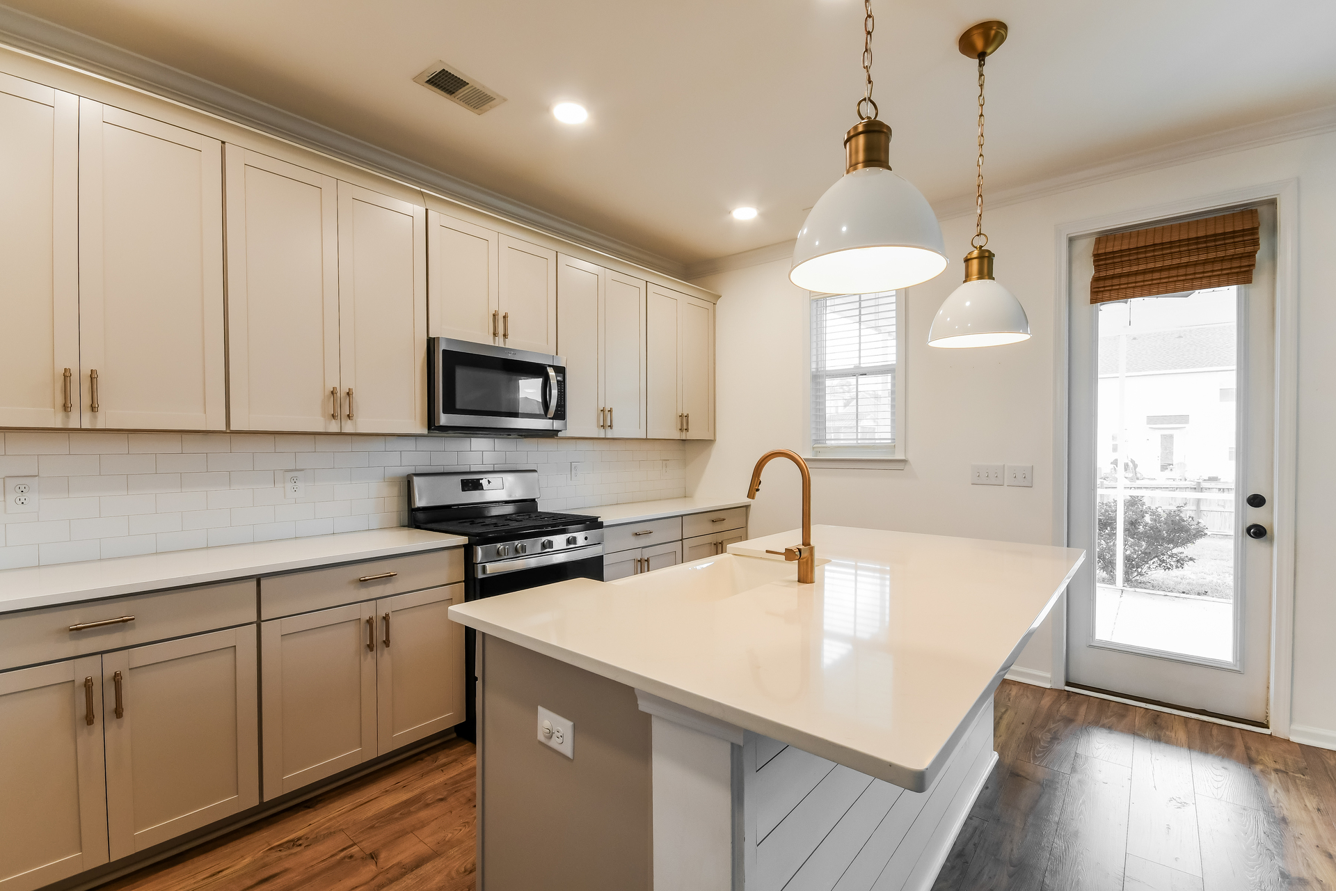Photo 2 of 22 of 704 Sportsman Rd, Moncks Corner, SC