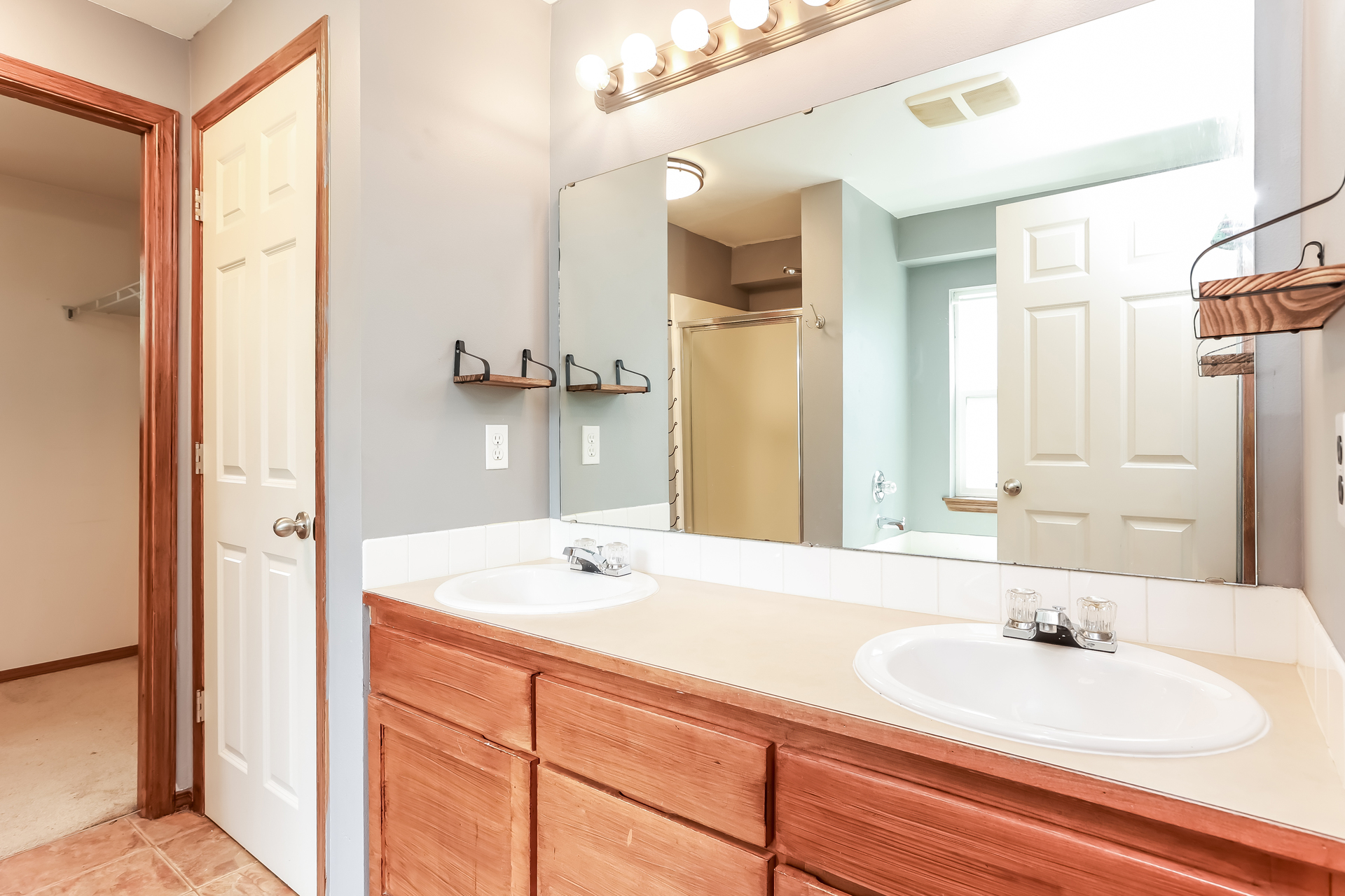 Photo 17 of 37 of 4919 106th St NE, Marysville, WA