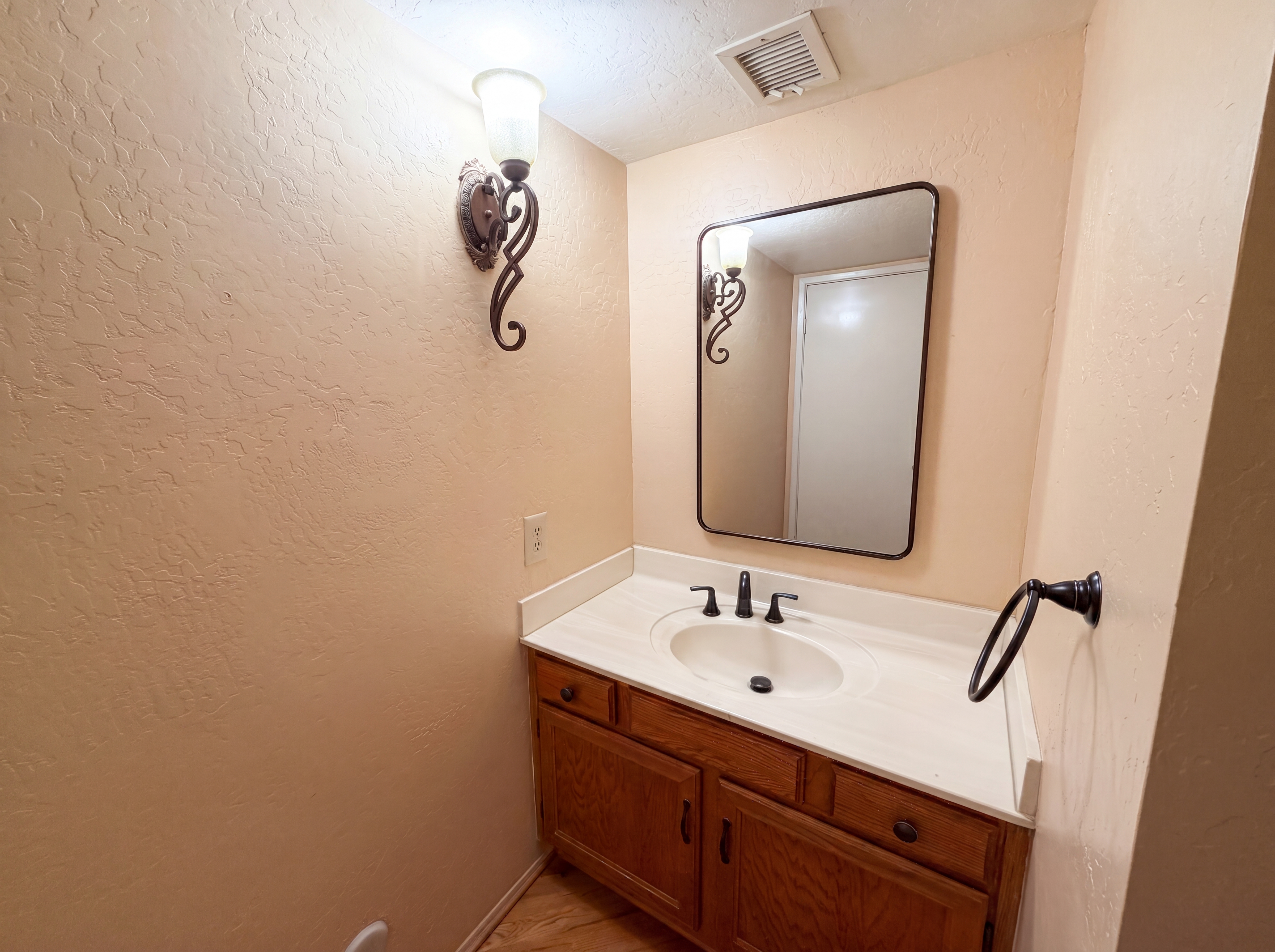 Photo 19 of 28 of 12346 S Shoshoni Dr, Phoenix, AZ
