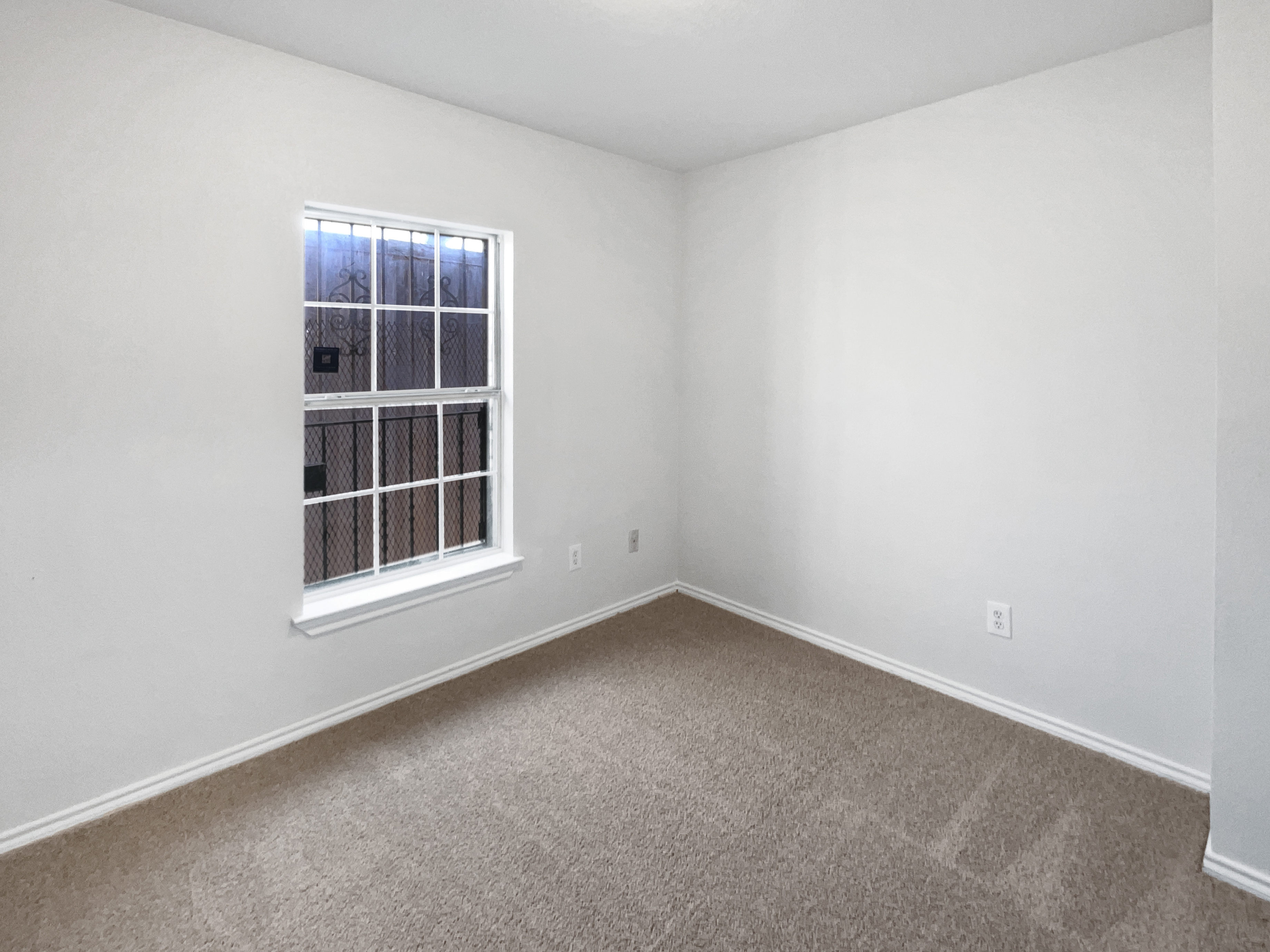 Photo 8 of 16 of 4346 Hamilton Ave, Dallas, TX