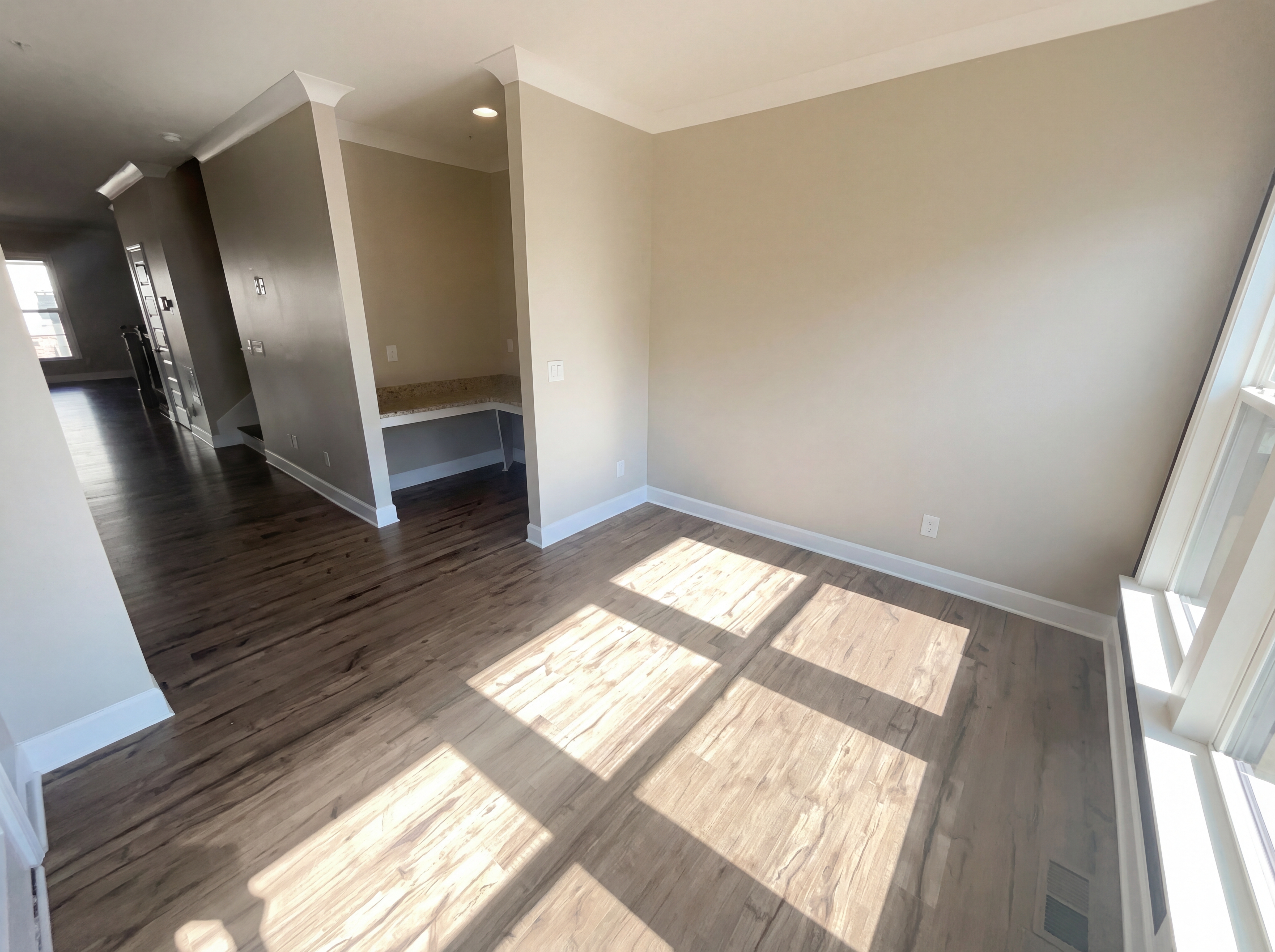 Photo 12 of 34 of 2154 Hinton Dr SE, Smyrna, GA