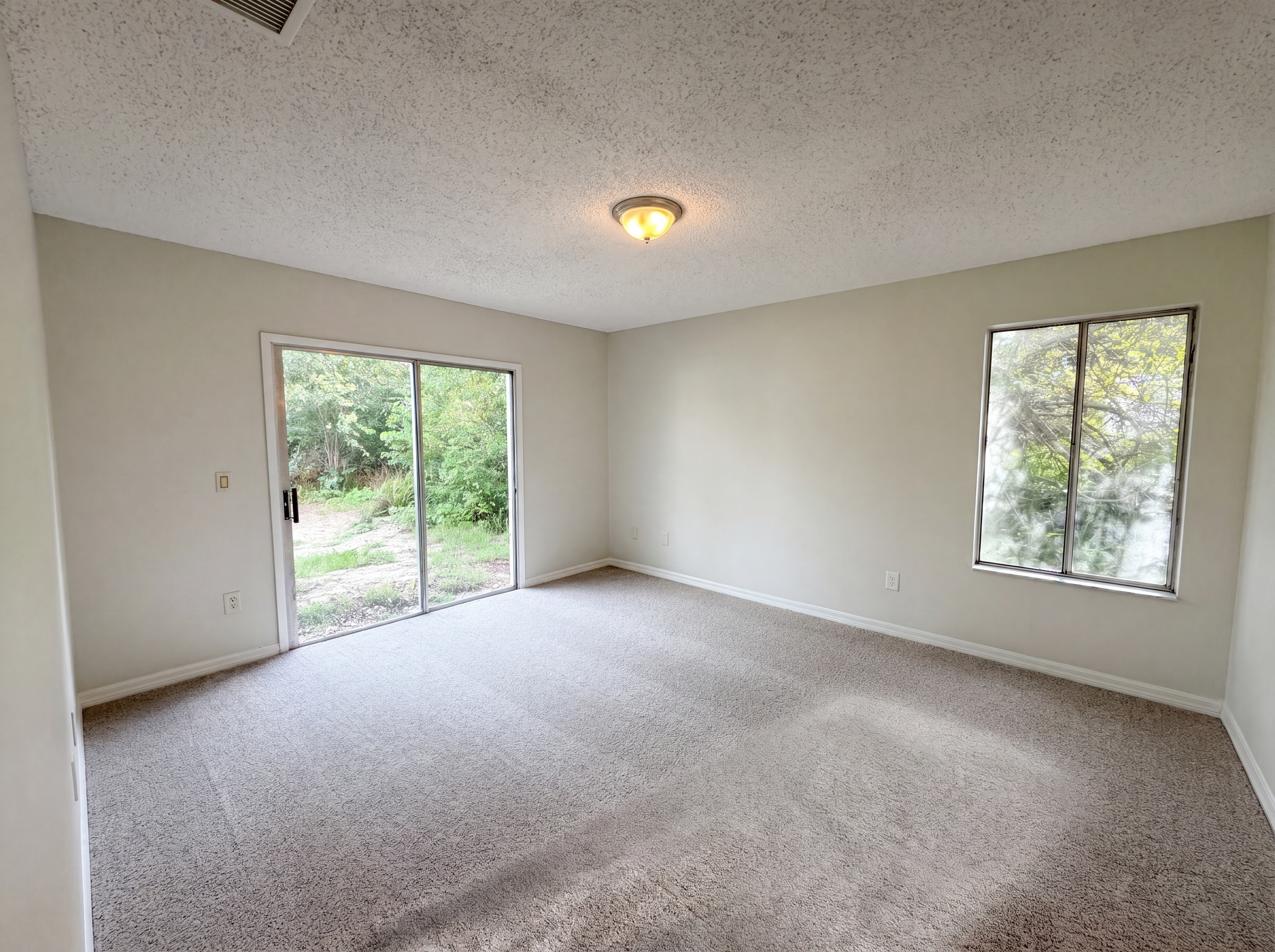 Photo 8 of 18 of 3143 Boxelder St, Deltona, FL