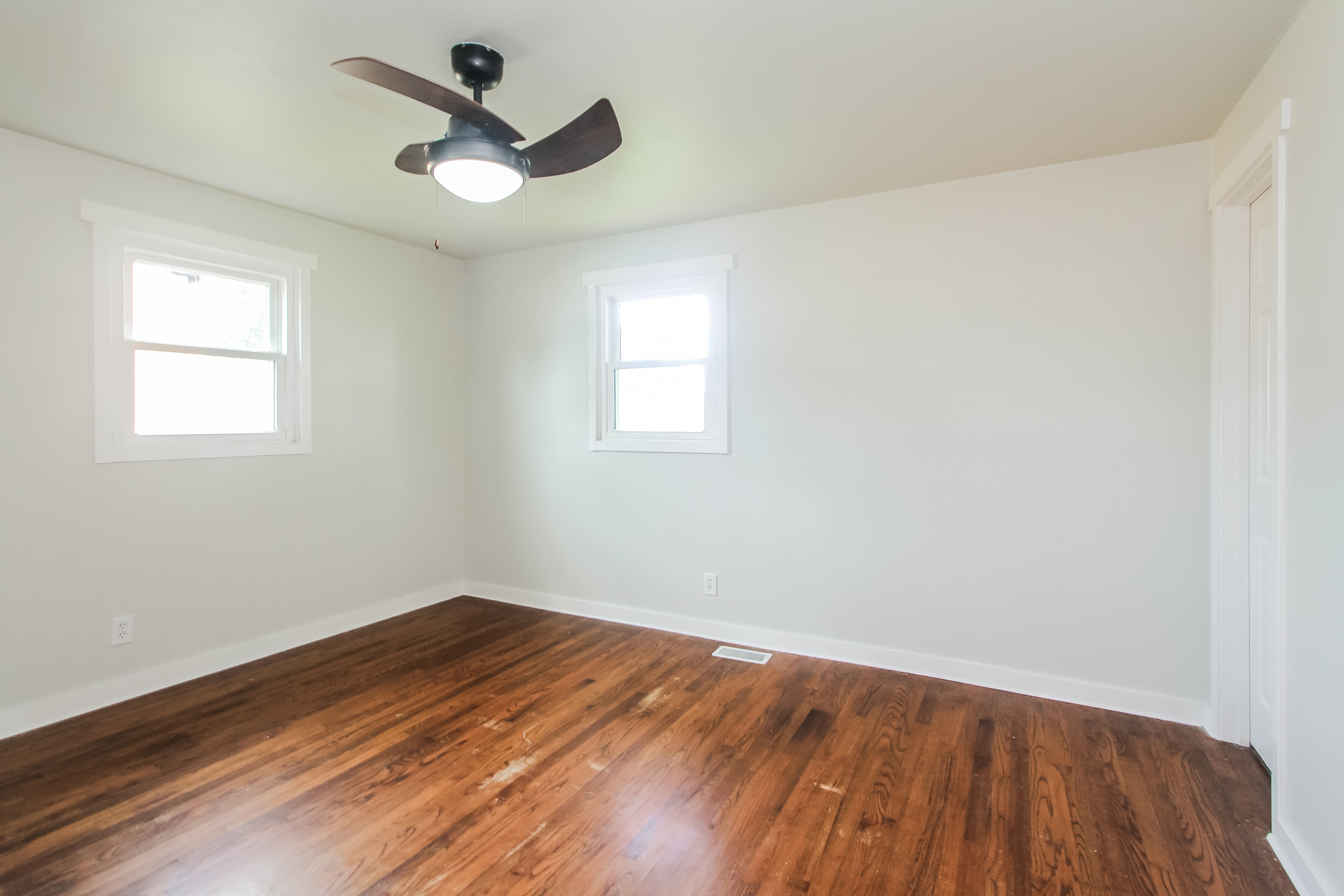 Photo 9 of 21 of 1219 Franklin St, Taylorsville, IN