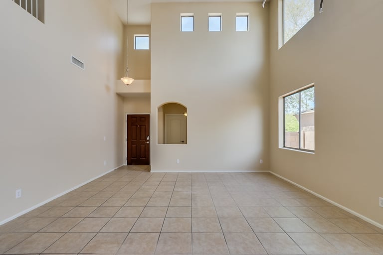 Photo 3 of 27 - 2842 E Saguaro Park Ln, Phoenix, AZ 85024