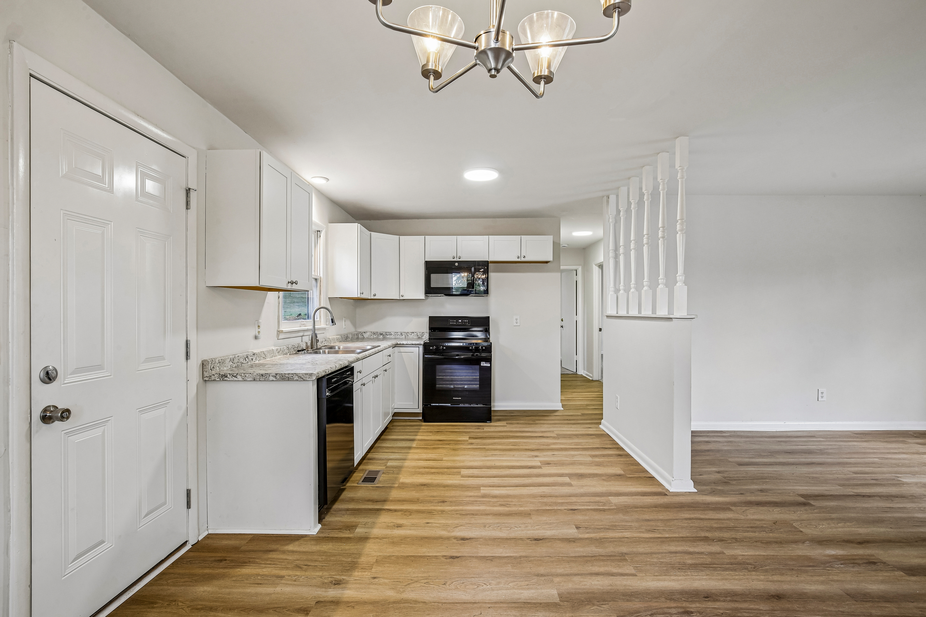 Photo 17 of 33 of 510 W Adams St, Woodbury, TN