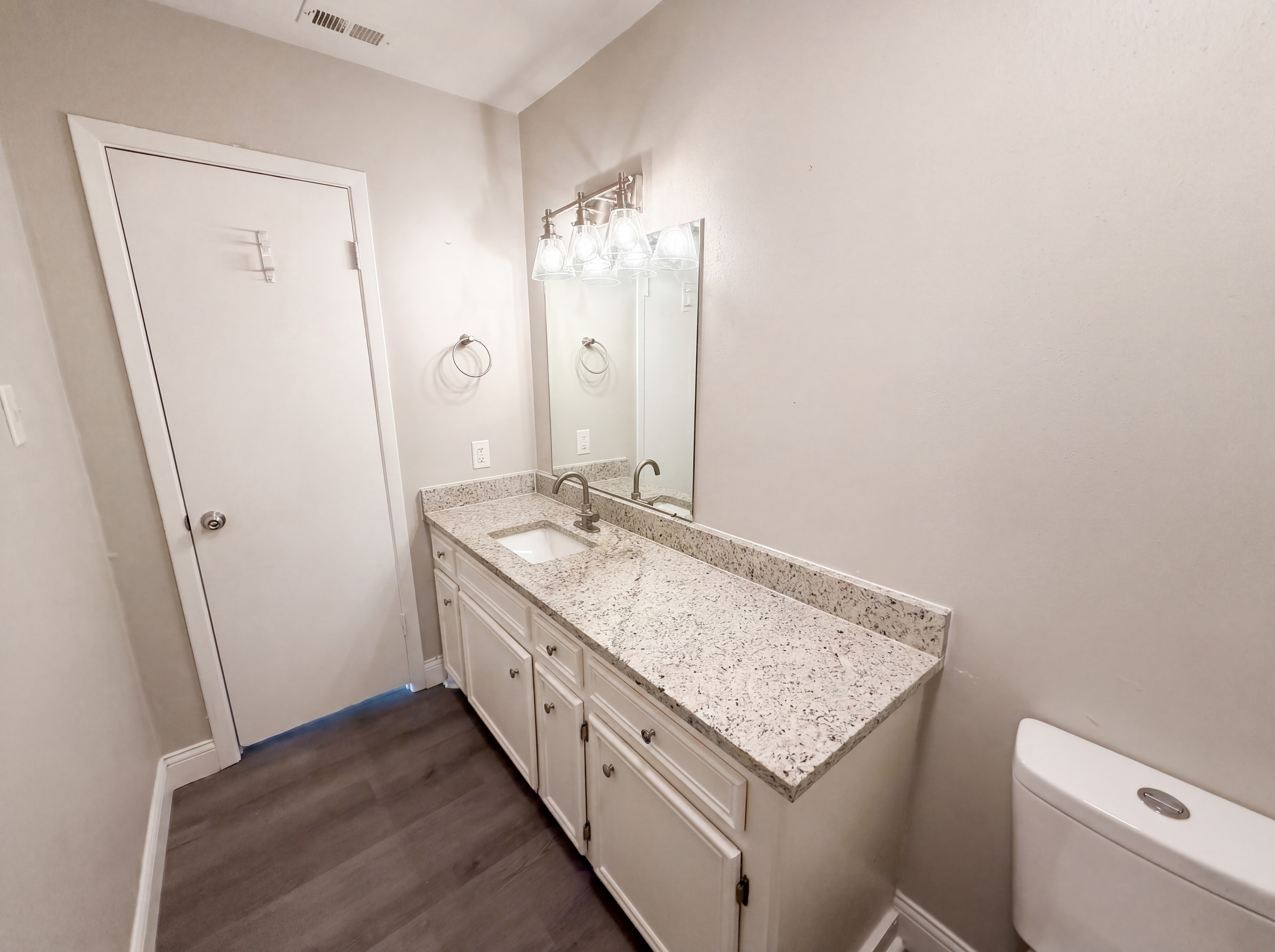Photo 14 of 19 of 3216 Poe Cv, Lago Vista, TX