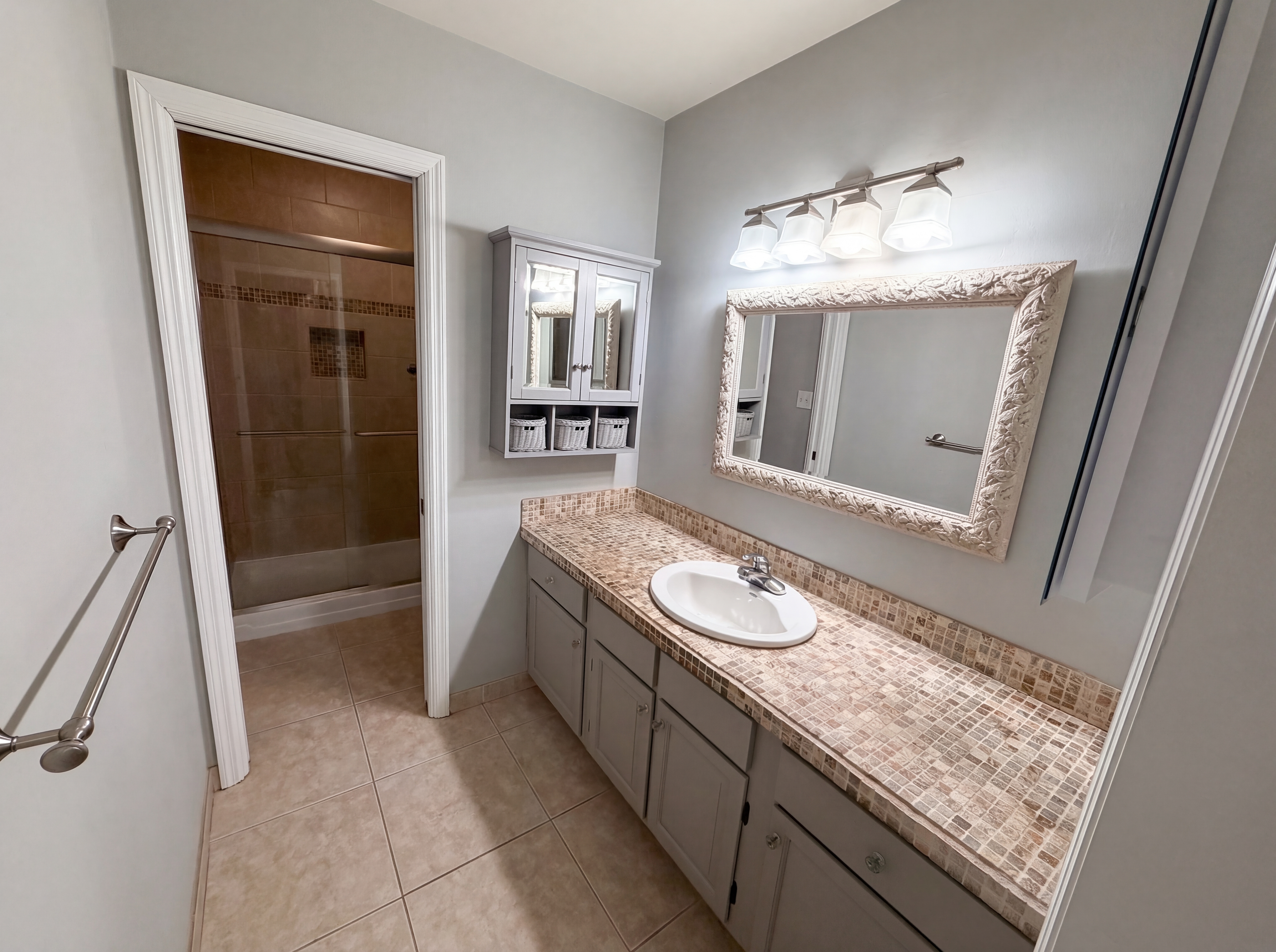 Photo 6 of 35 of 1289 Clubview Blvd S, Columbus, OH
