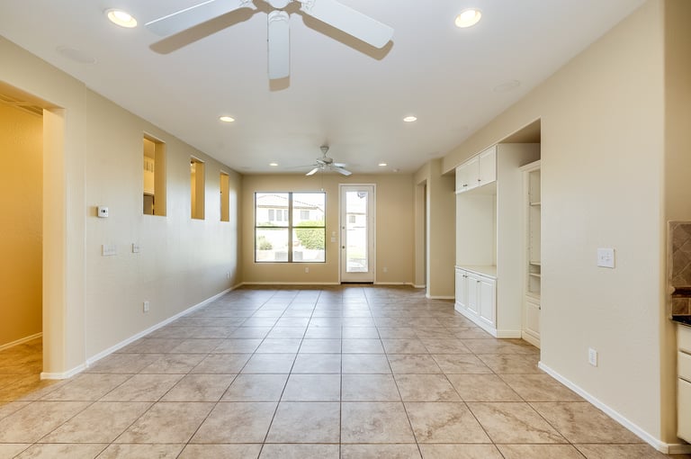 Photo 4 of 26 - 3808 S 99th Dr, Tolleson, AZ 85353