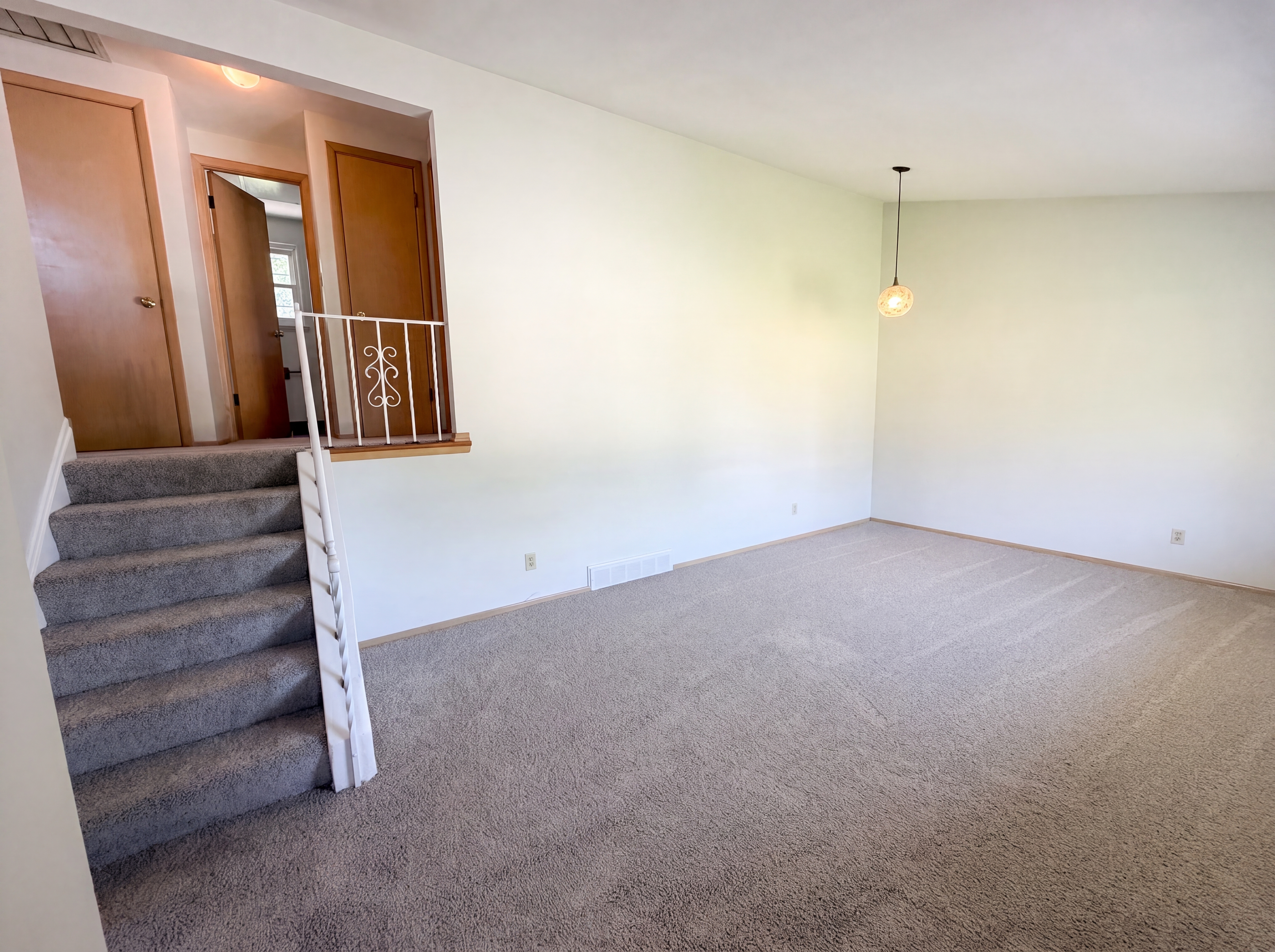 Photo 9 of 24 of 5444 Kenbridge Dr, Cleveland, OH