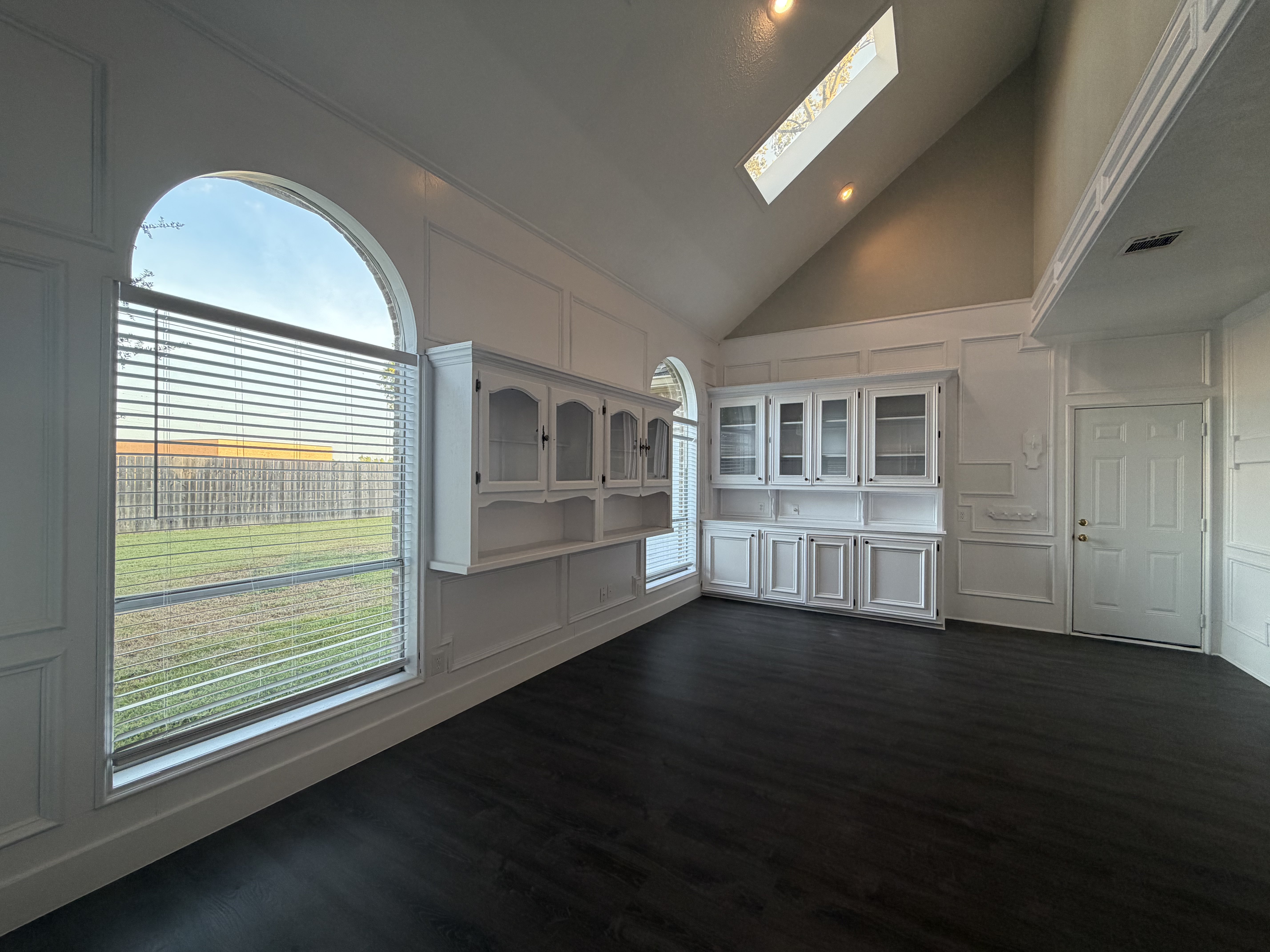 Photo 6 of 28 of 9118 Tepee Trl, Houston, TX