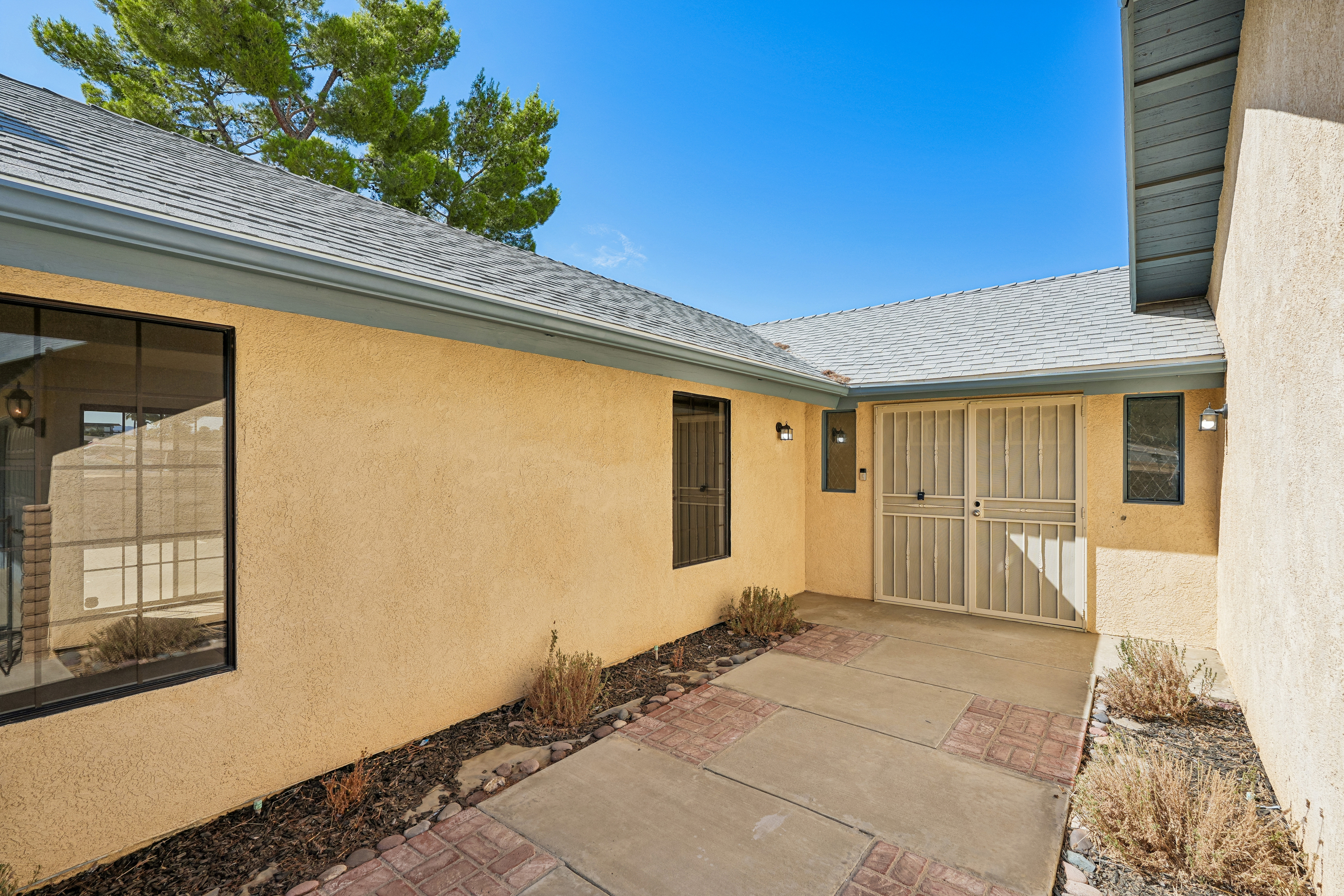 Photo 49 of 74 of 15852 Mandan Rd, Apple Valley, CA