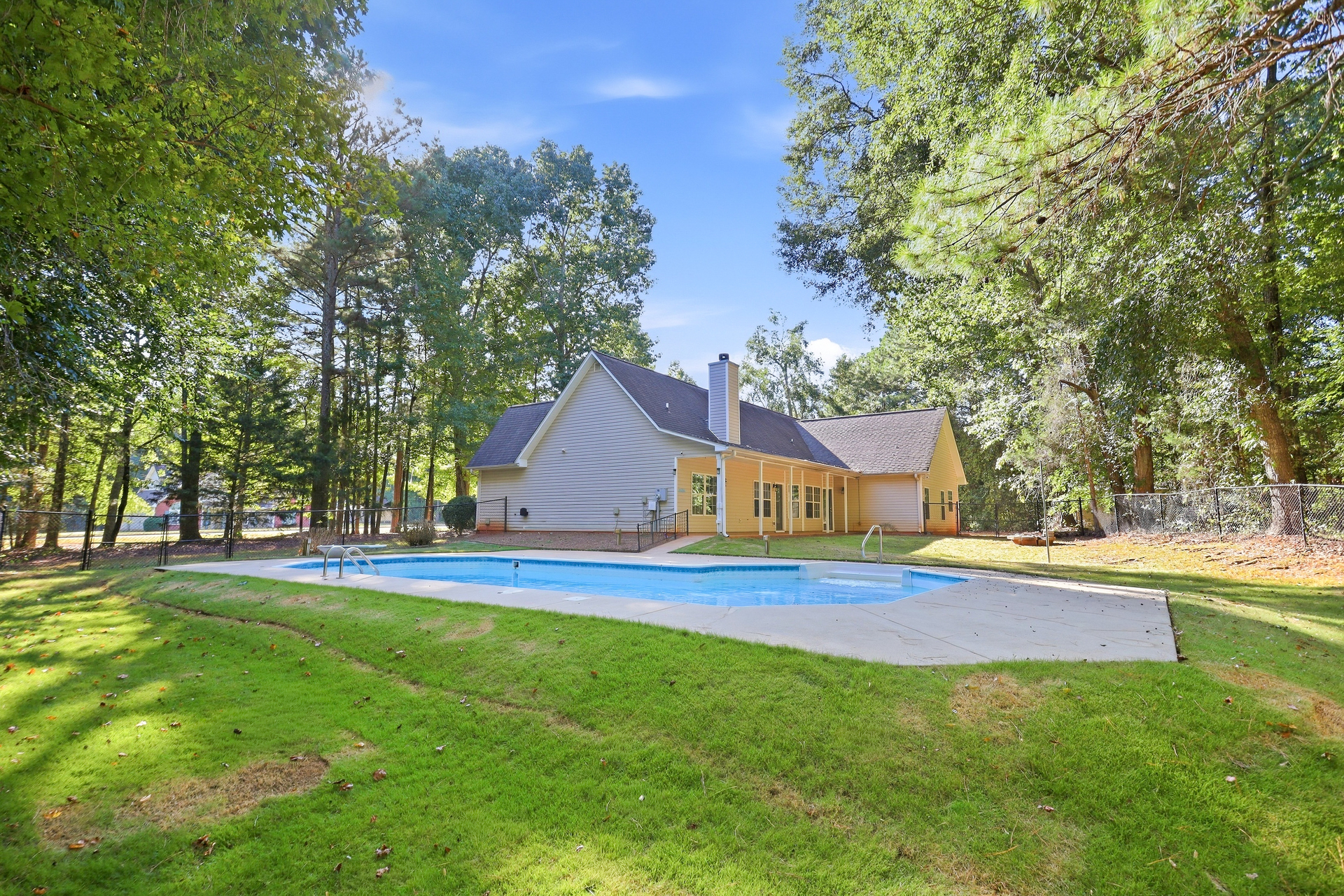 Photo 5 of 16 of 101 Loam Dr, McDonough, GA