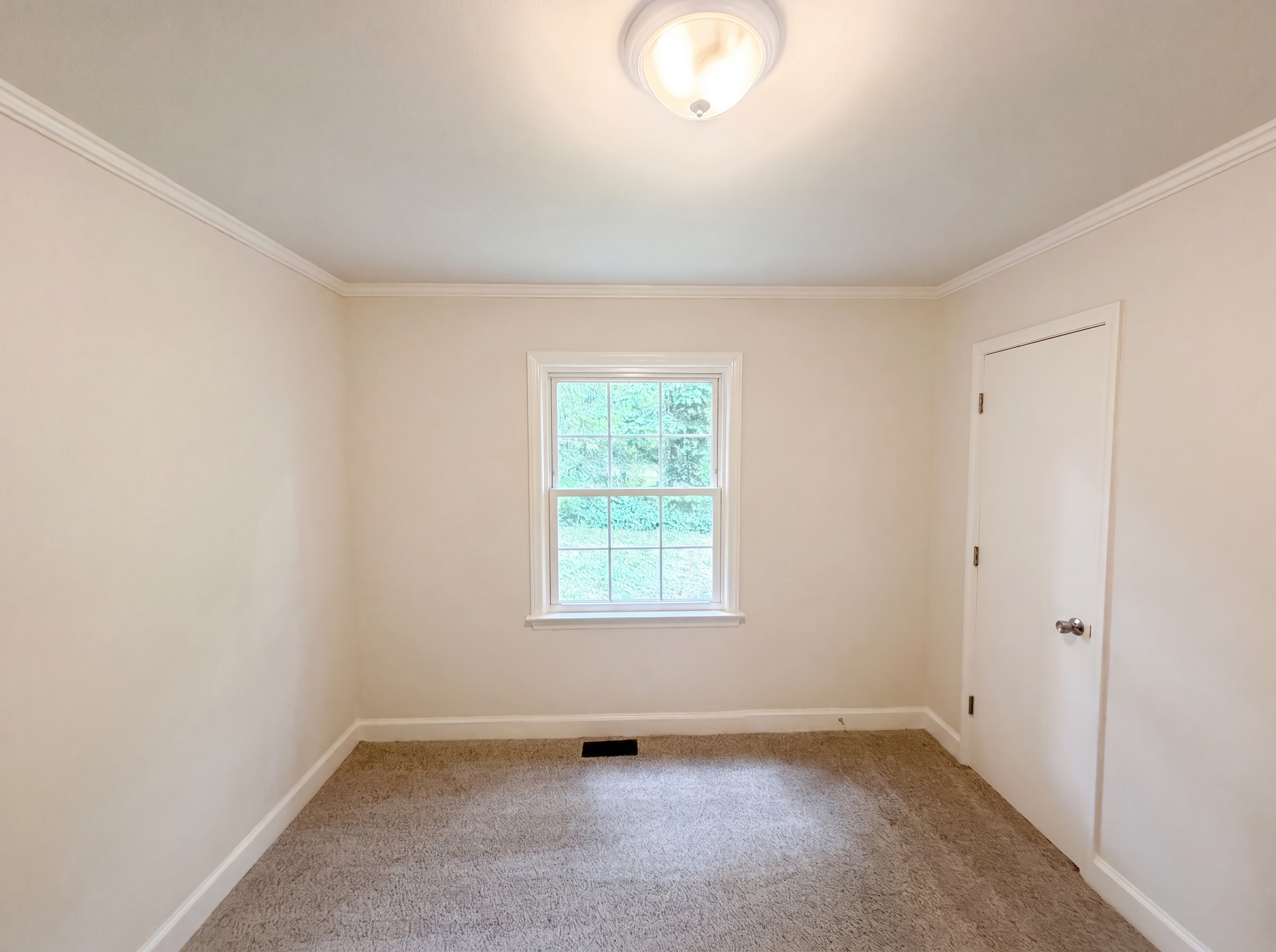 Photo 7 of 15 of 2403 Rowe St, Greensboro, NC