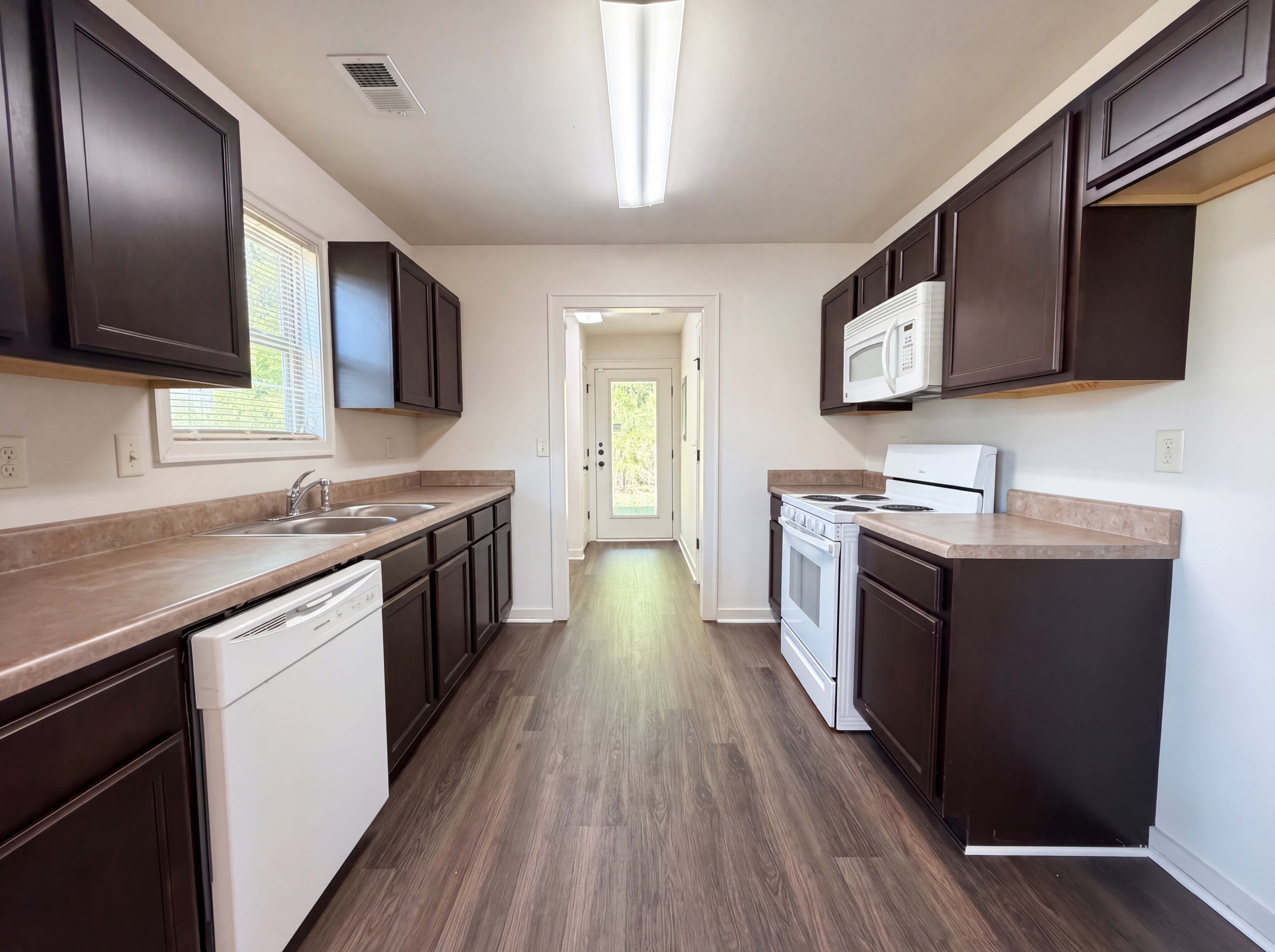 Photo 2 of 17 of 4468 Winchester Hills Way, Birmingham, AL