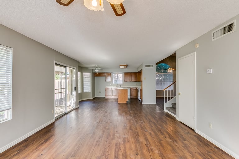 Photo 9 of 30 - 19436 N 34th Pl, Phoenix, AZ 85050