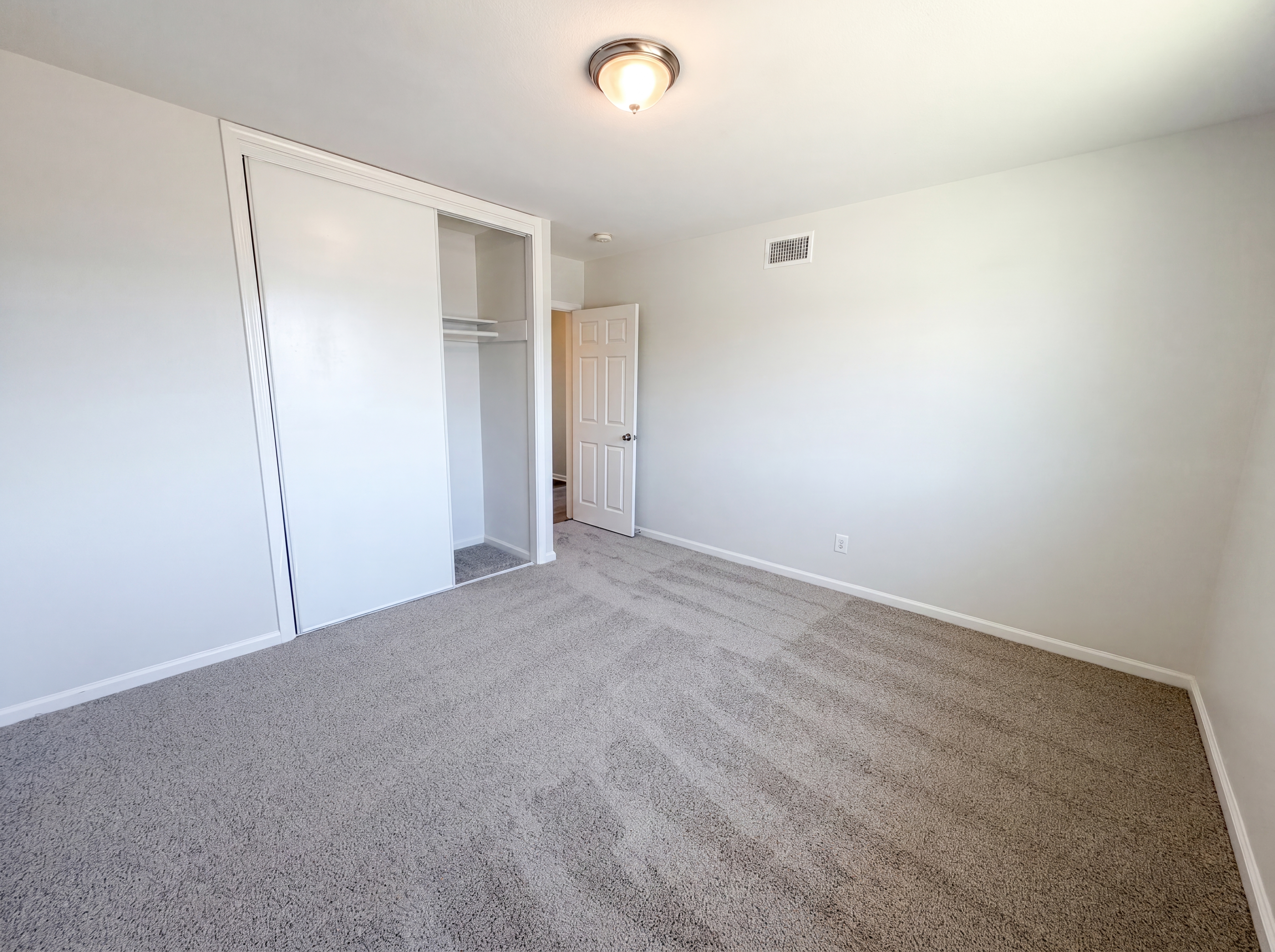 Photo 14 of 17 of 322 E Mariposa Dr, Rialto, CA