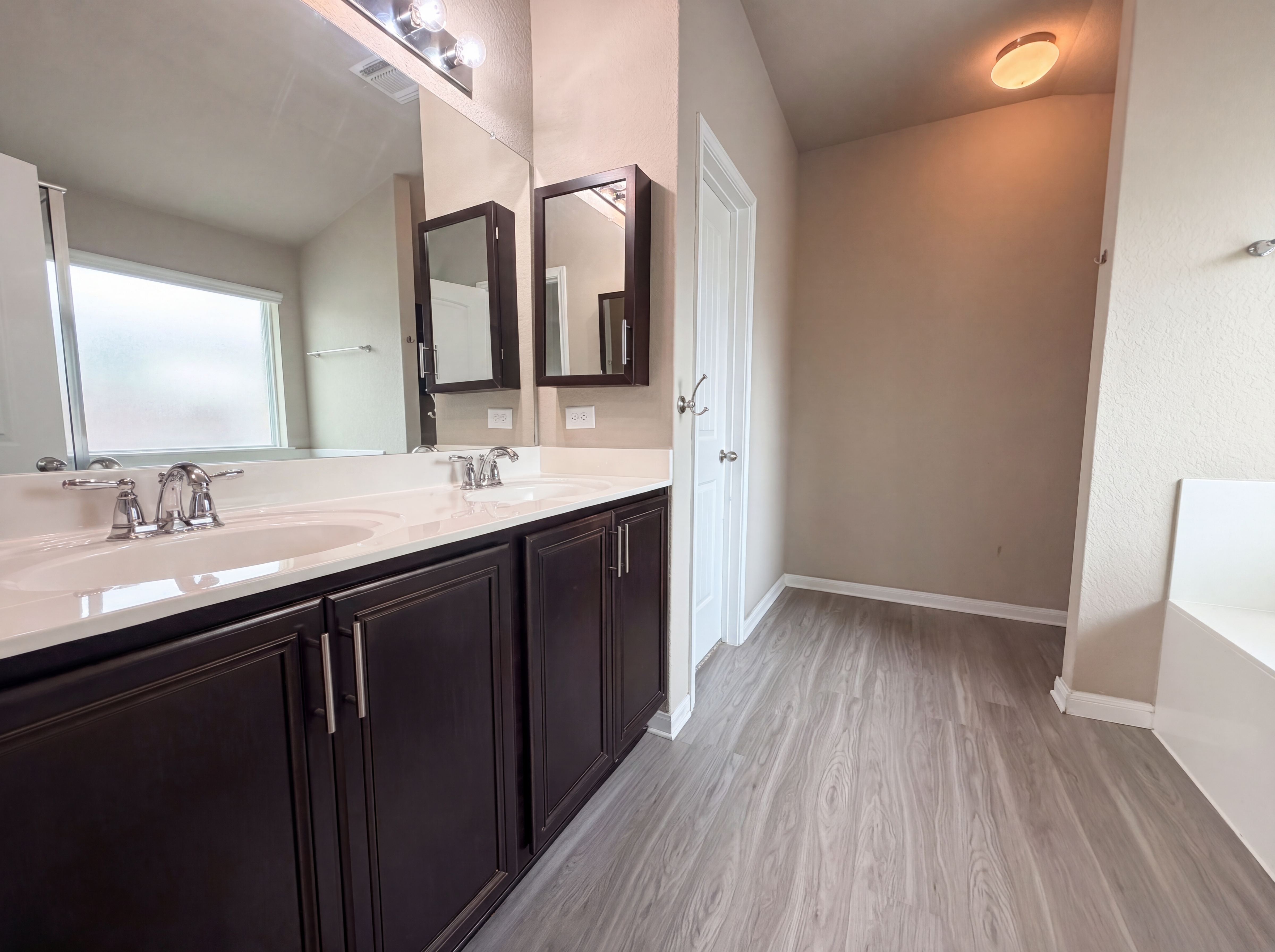 Photo 13 of 16 of 789 Wolfeton Way, New Braunfels, TX